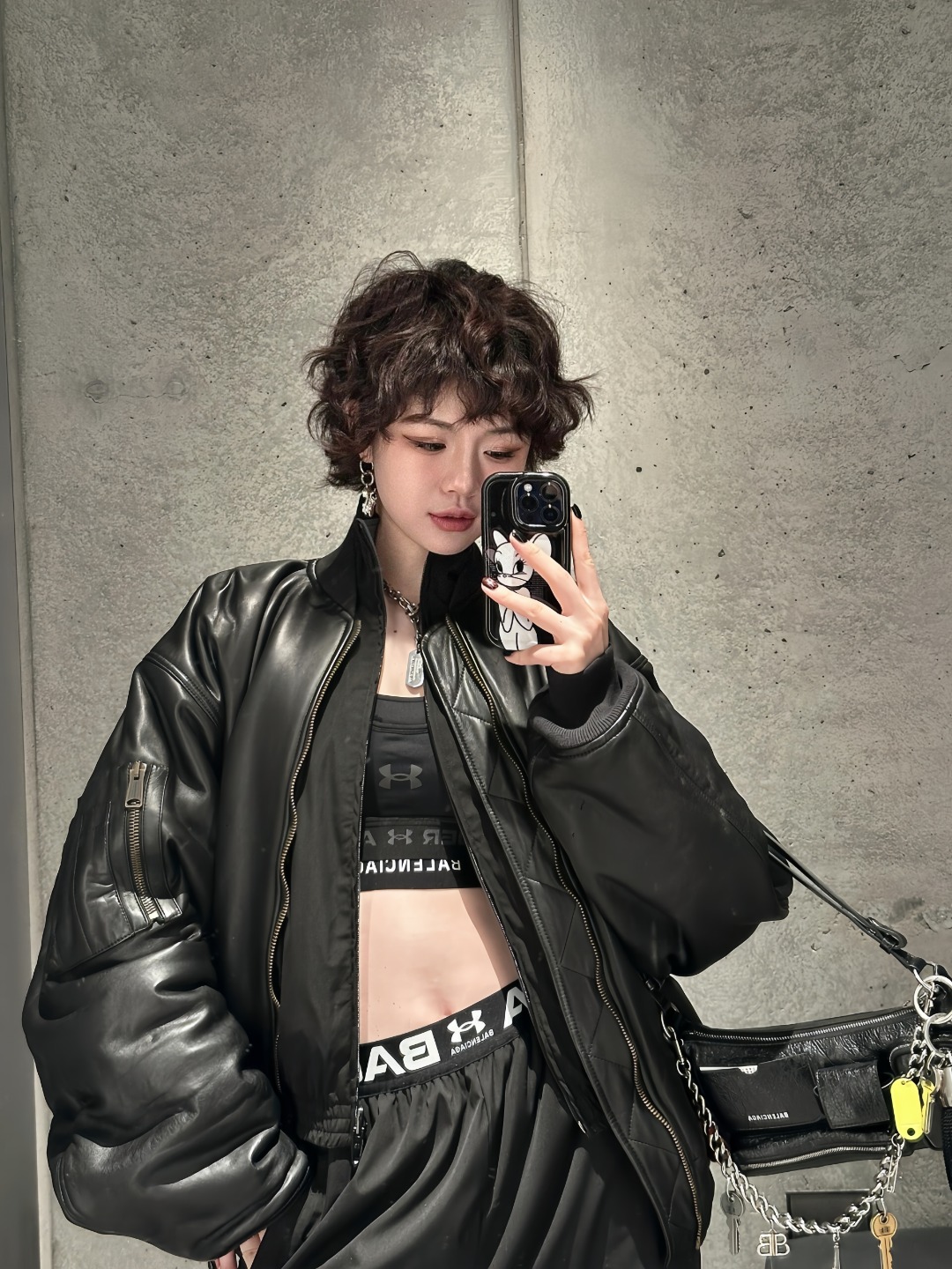 Balenciaga/巴黎世家 25ss 联名巴黎UA字母腰带双面穿长裤 上身效果#