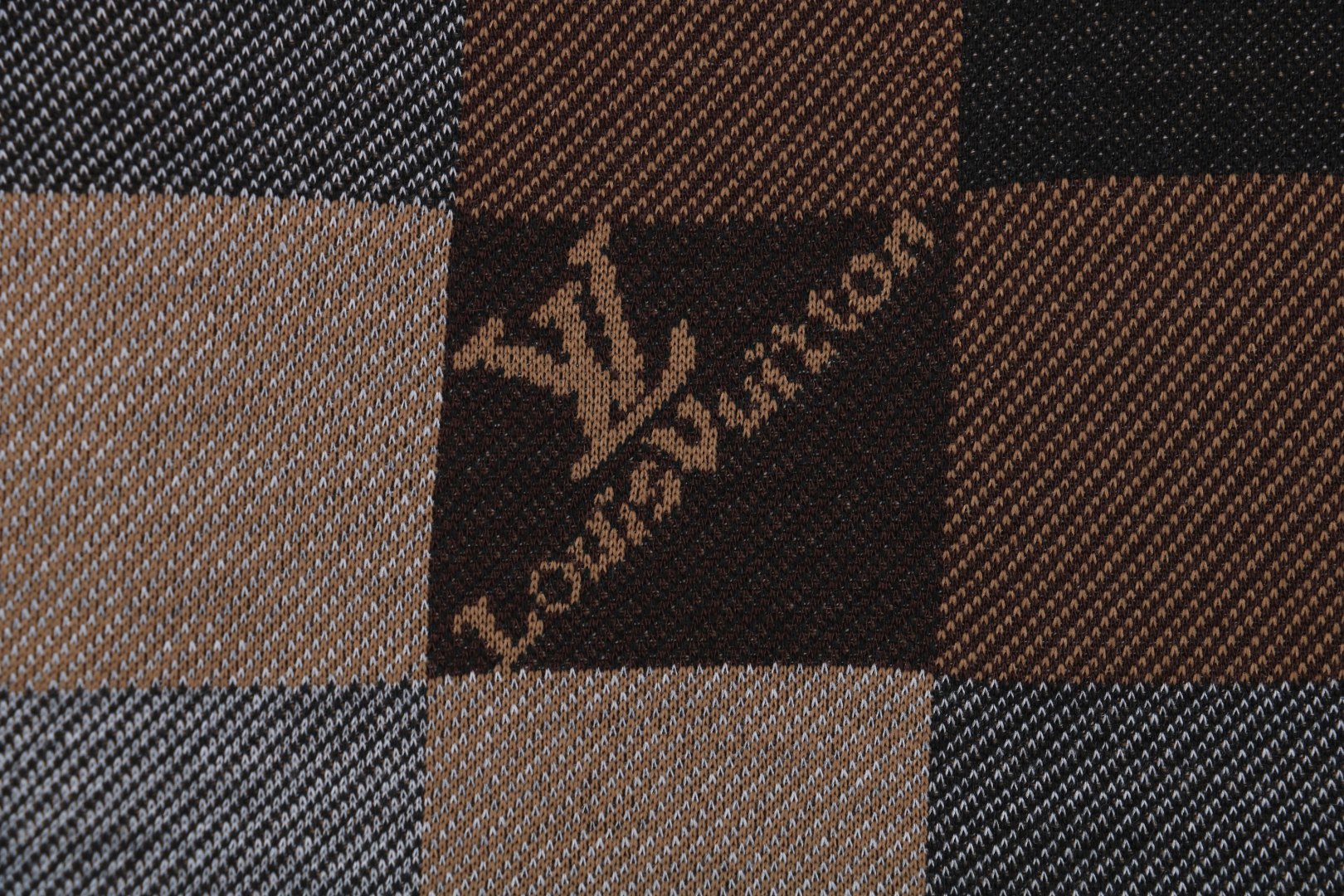 1v 25ss 多色棋盘格格子短袖-Chinese UA Cheap High Quatity Brand Clothes Bags handbags Sneakers wholesale wholesaler seller from China Factory suppliers Fashion Clothing Shoes best Quality Beautiful Price 1v 25ss 多色棋盘格格子短袖