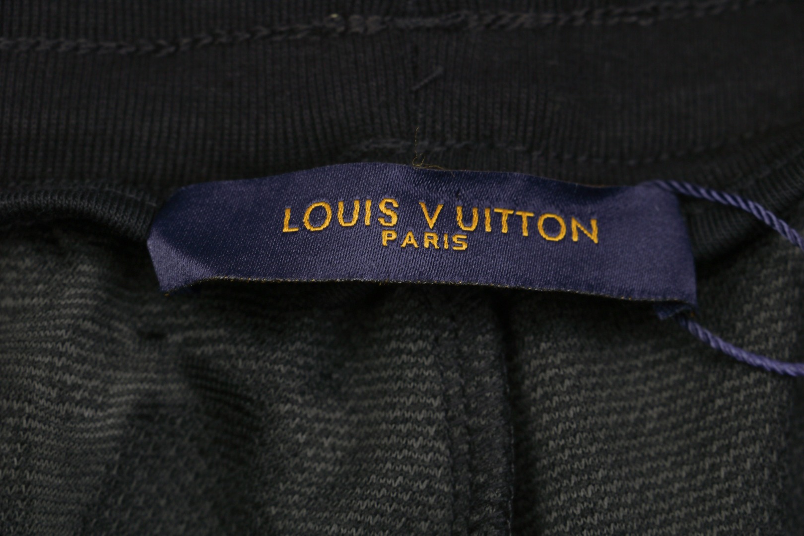 1v 24ss 暗纹三花压花短裤