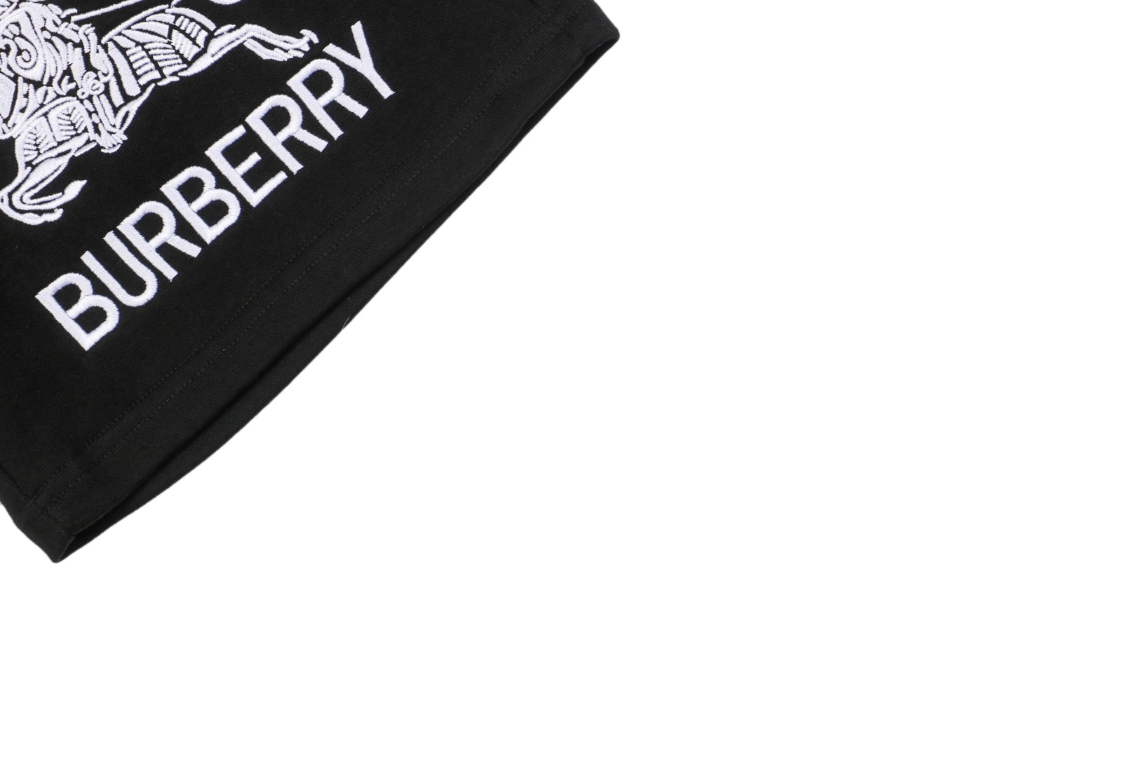 Burberry/博柏利 25ss 大战马刺绣短裤