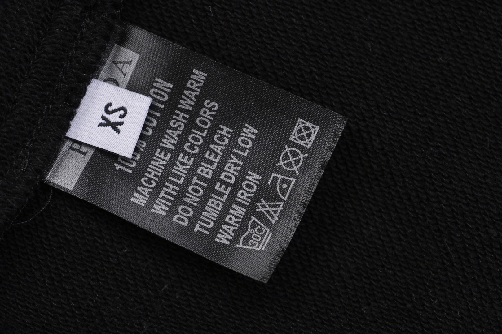 Prada/普拉达 25ss 三角标红条硅胶短裤
