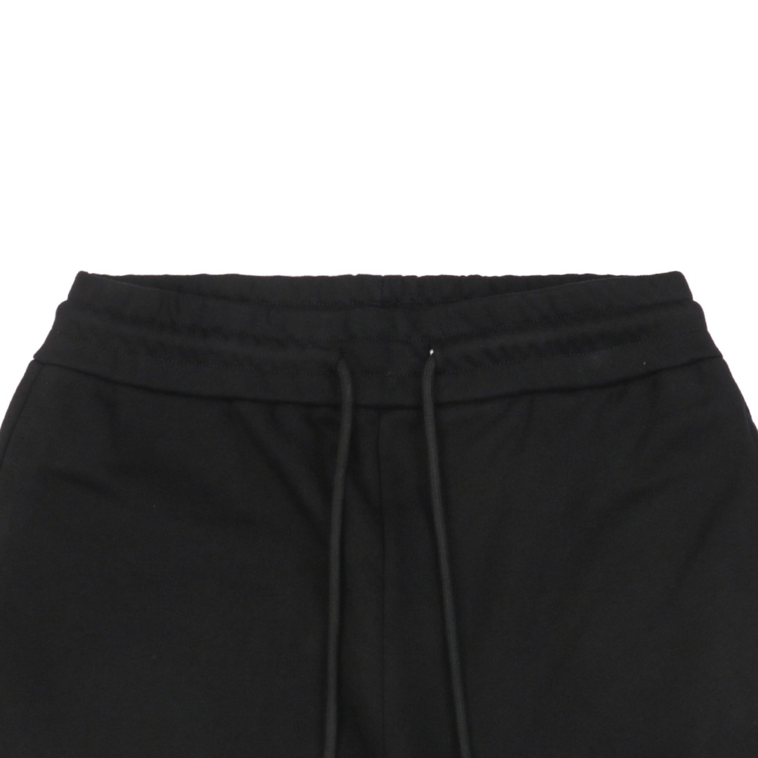 Loewe/罗意威 25ss 侧边大花标贴布刺绣短裤 膝盖处饰有激光烧花