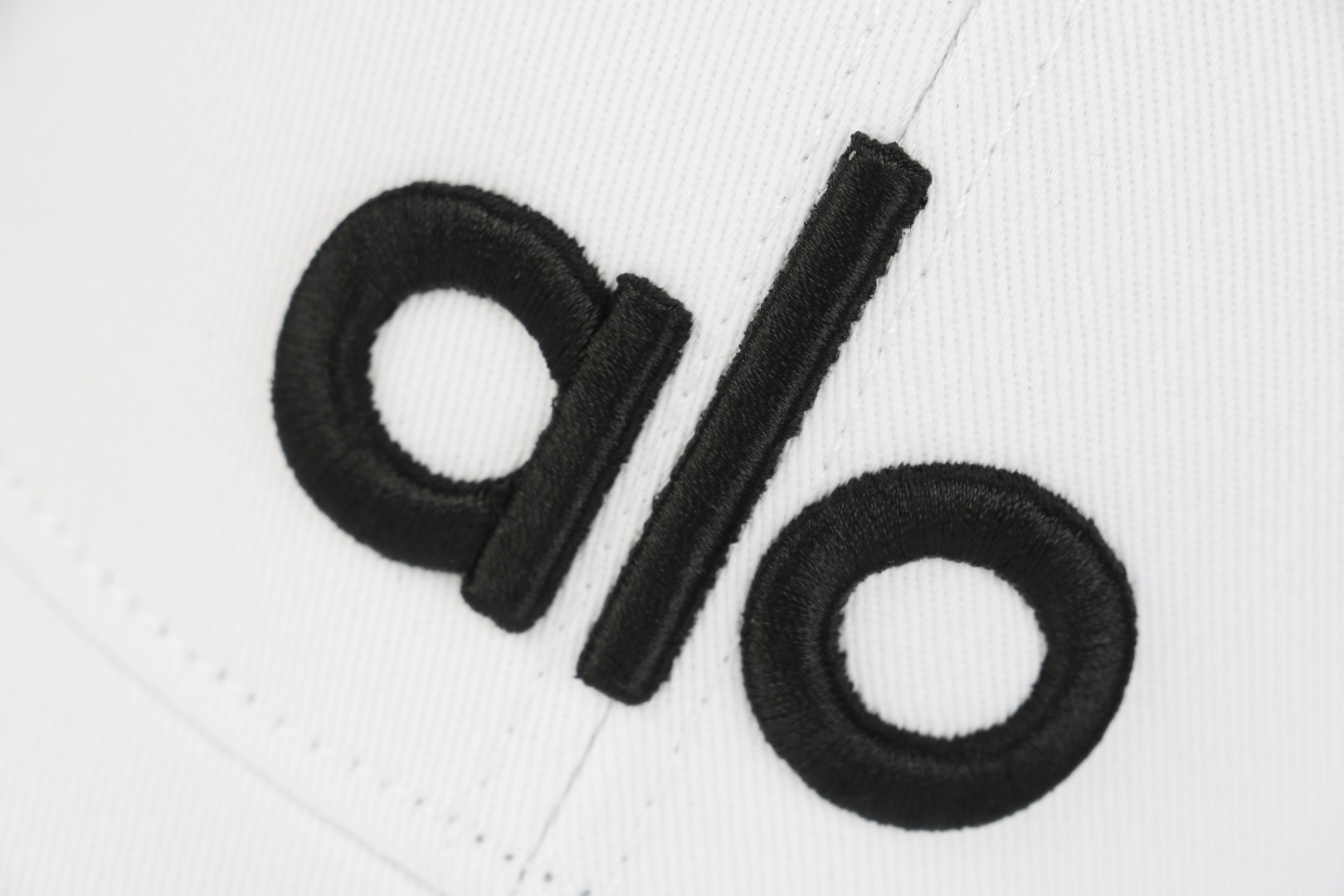 图片[3]-#Alo 25ss alo字母帽子-白色黑标 适合户外休闲运动、跑步健身，多色可选满足不同穿搭需求，软顶结构立体有型，糖果色随便搭都吸睛 尺码：均码-选品中心