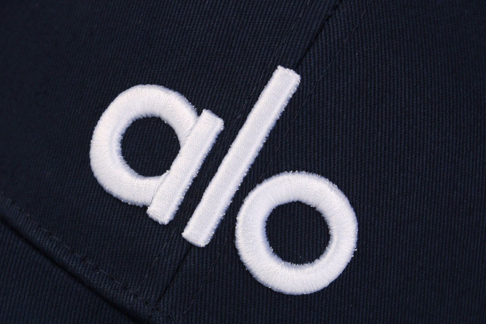 图片[3]-#Alo 25ss alo字母帽子-藏青 适合户外休闲运动、跑步健身，多色可选满足不同穿搭需求，软顶结构立体有型，糖果色随便搭都吸睛 尺码：均码-选品中心