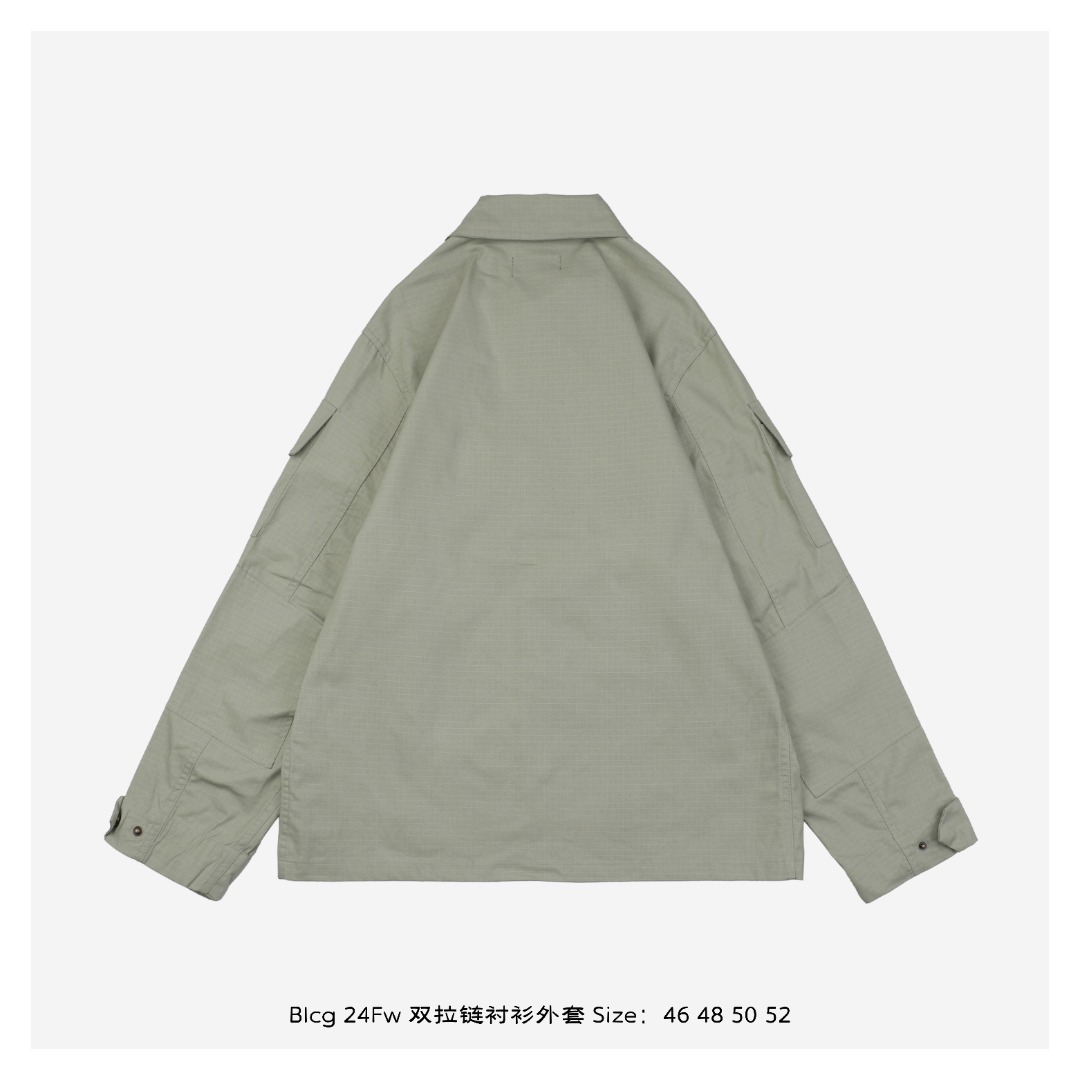 P225【顶级版本】
Balenciaga / 巴黎世家 BLCG 25SS 单排扣工装衬衫外套  官网同步
面料定制专业户外格纹面料 质感与原版一致 有型 原大牌代工厂专业版师 打版 激光立体裁剪  还原原版版型
定织定染棉质哑光榻榻米绣花线 全衣绣花位置采用进口田岛绣花机重工刺绣 立体饱满且有型
本衣服采用成衣水洗工艺 为了确保与原版一致柔软程度 全衣辅料开模定做五金拉链 LOGO四合扣均有与原版一致LOGO
定做原版一致水洗 主唛 品牌拉链封口袋 品牌LOGO防潮纸 
颜色:黑色/绿色
尺码:46/48/50/52
尺码表: 衣长  胸围  肩宽  袖长
       46:  72     116     45      65
       48:  74     120     46      66
       50:  76     124     47      67
       52:  78    128     48      68
  注:手工测量相差1~2CM