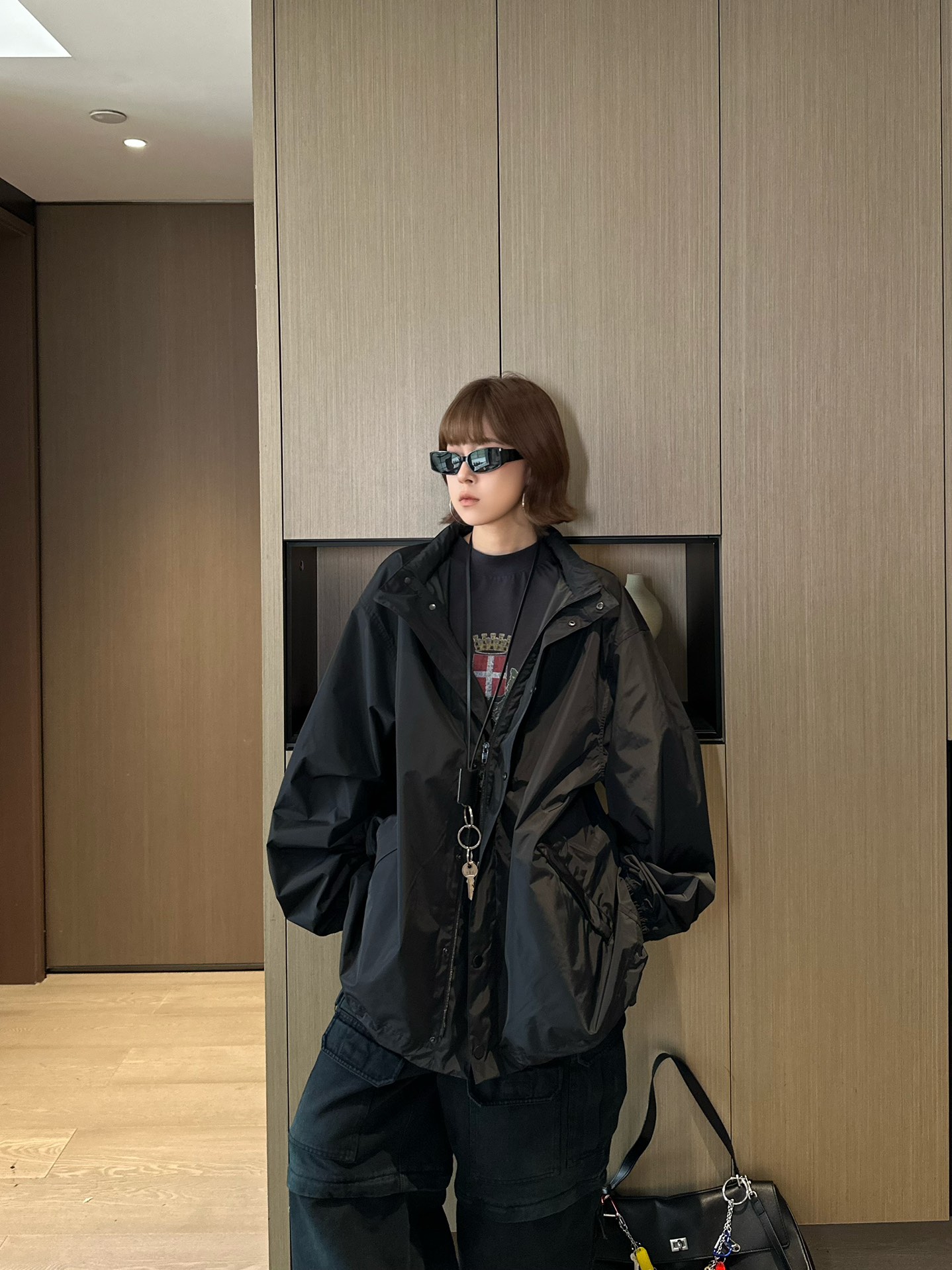 Balenciaga / 巴黎世家 24Fw 
字母红胶带印花连帽外套 上身咨询图ℹ️