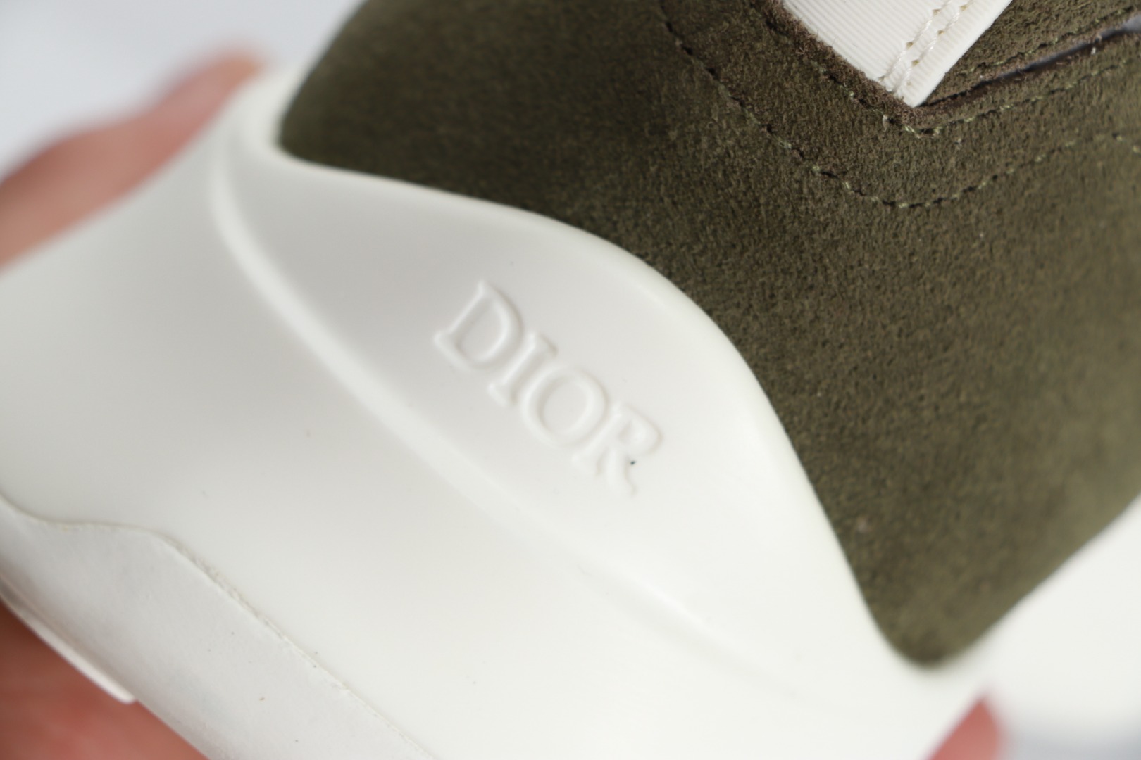 Dior B25-翻毛皮绿 翻毛皮/光滑牛皮革鞋身搭配米色/黑色Oblique提花印花