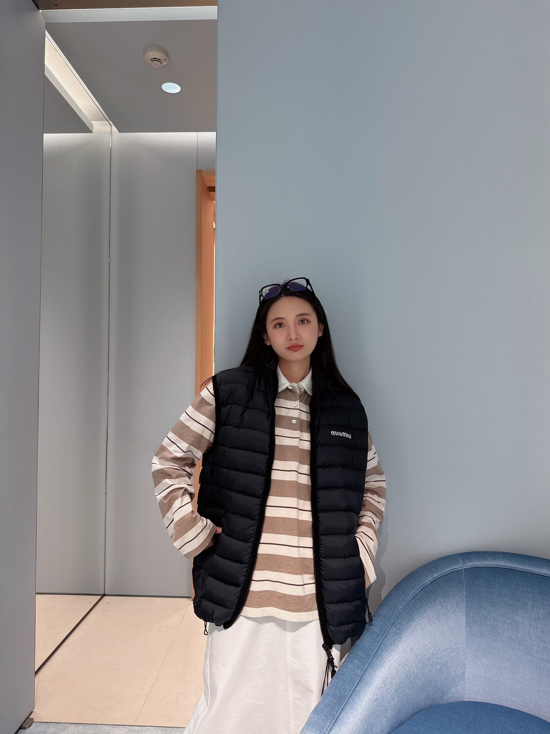 Miu Miu 25Fw Miu小标羽绒马甲 上身效果#