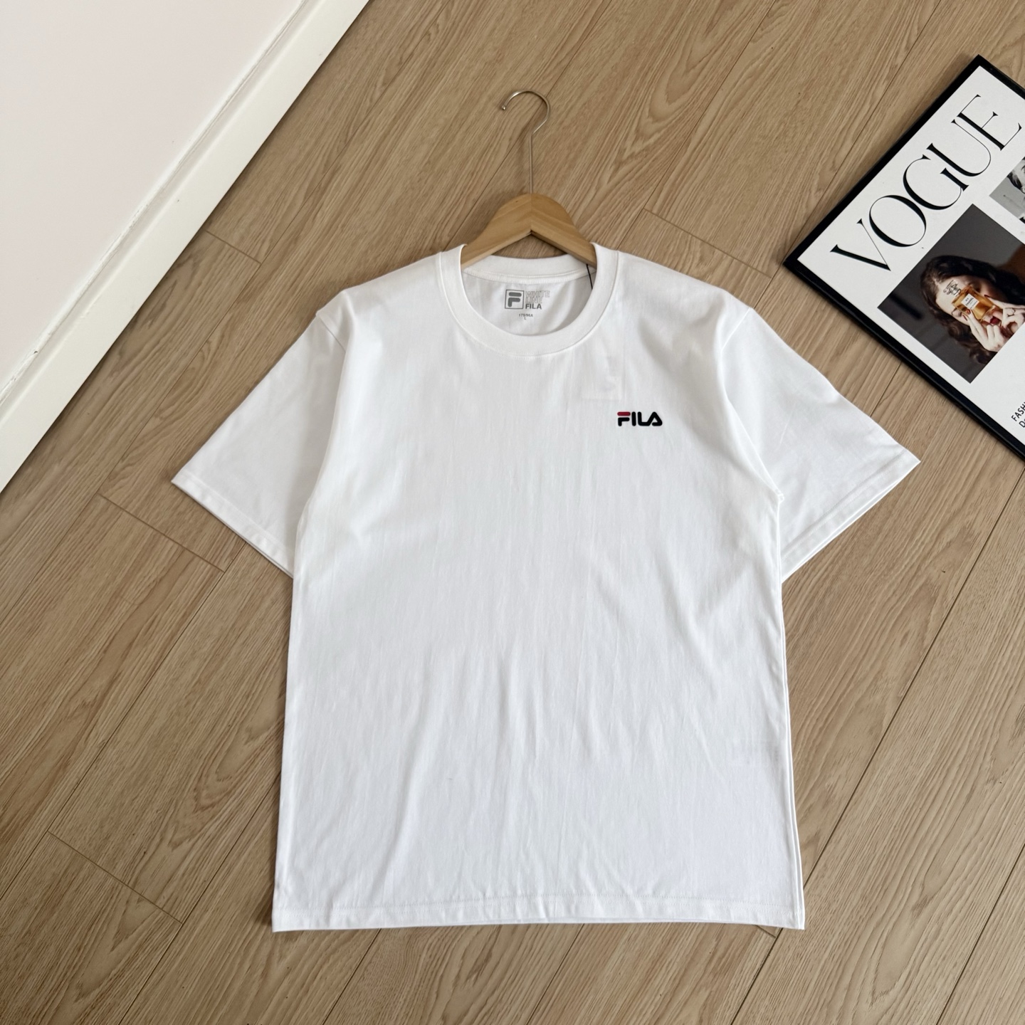 Alternative view of T-Shirt 00703