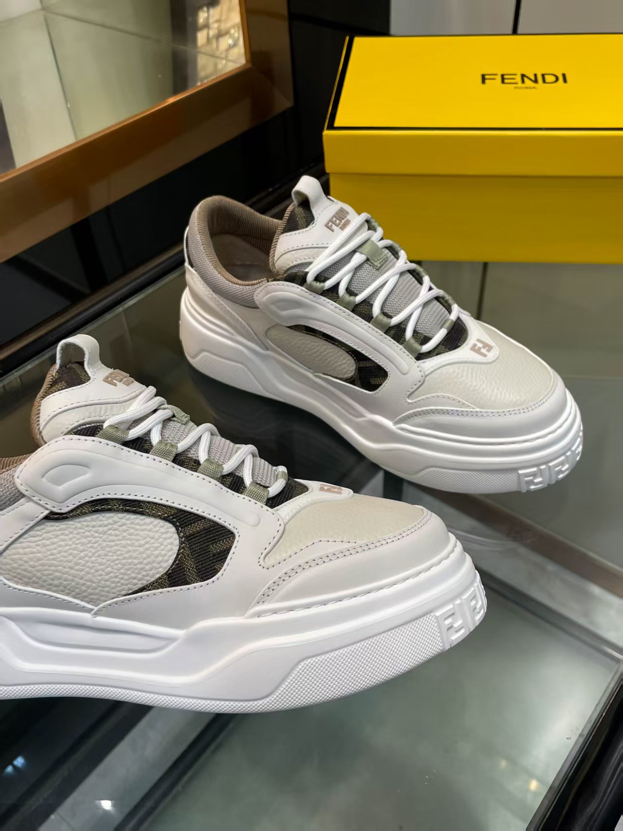 Fendi Match حذاء رياضي للربيع بتصميم عصري ومريح للرجال والنساء