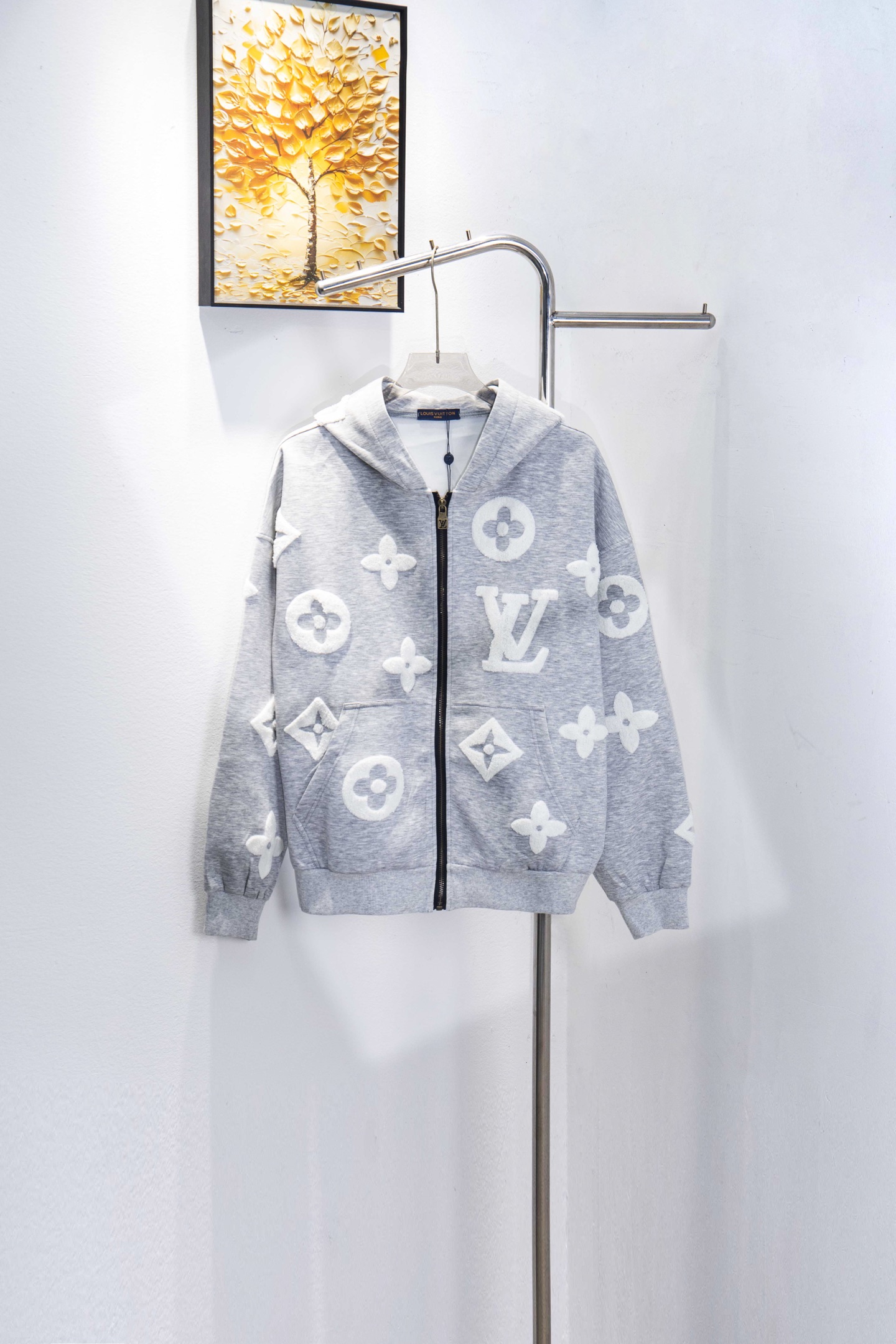 P180 Número de estilo: Y219 LV Louis Vuitton Chaqueta con capucha y cremallera bordada en toalla quemada con monograma …