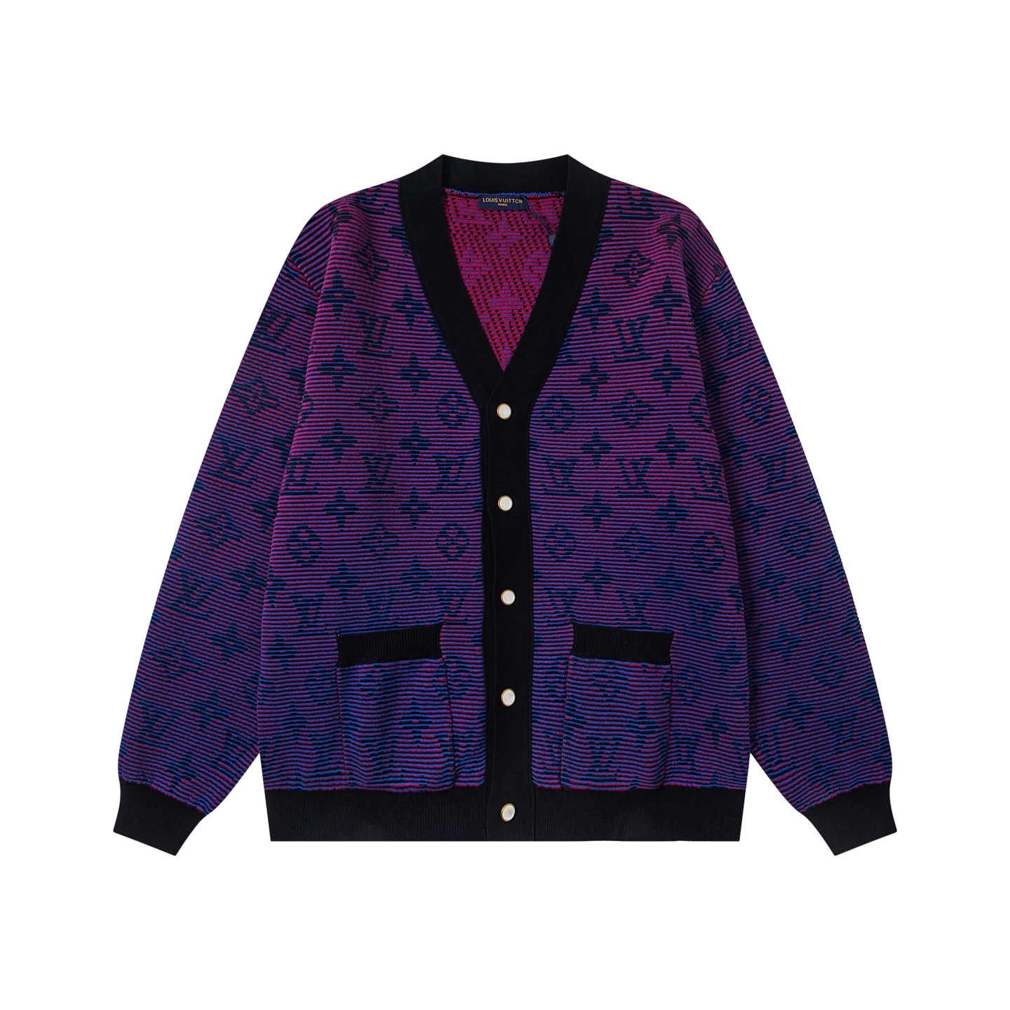 🅿️184
款号：Y211
LV路易威登官网版本重工光晕渐变提花针织开衫外套
💥一公斤超重顶级独家版本 垂坠感十足
官网新款原版1:1定做 德国进口渐变纱线定制外套 不同光线下折射出不同色彩 
通过同色系或相邻色系的过渡与晕染，营造出朦胧光线附着在针织肌理上的视觉效果，带来光影交错般的柔和与浪漫。
 德国进口机器制作 普通小作坊做不出来 开模定制拉链高级感拉满，宽松的版型，不仅显瘦还百搭 ，打造随性慵懒舒适的穿搭 
颜色：渐变紫
尺码：S-XL