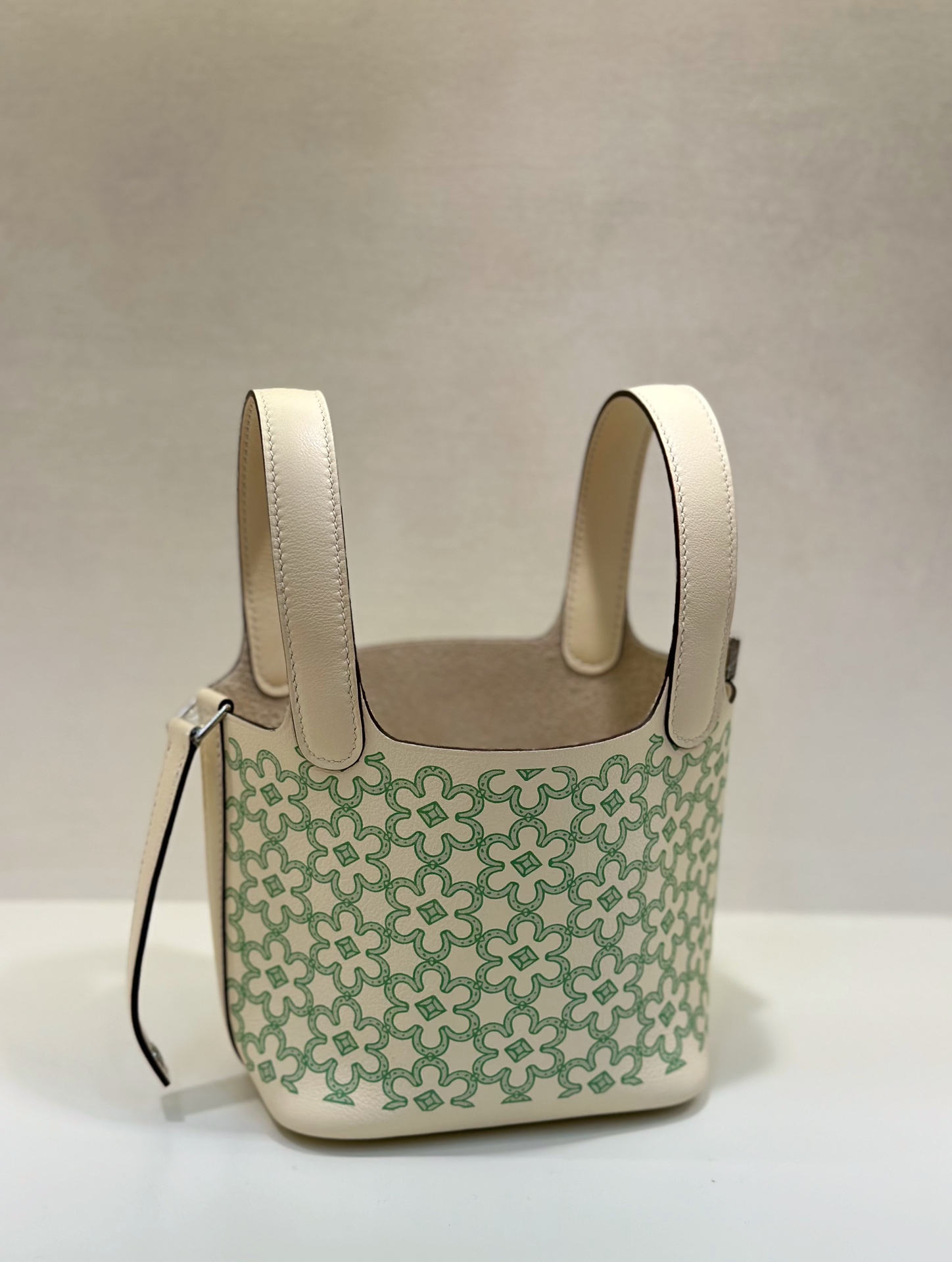 Hermès Vegetable basket Picotin micro 14cm The size is cute and will make you happy. The color is very good and it will look good no matter how y