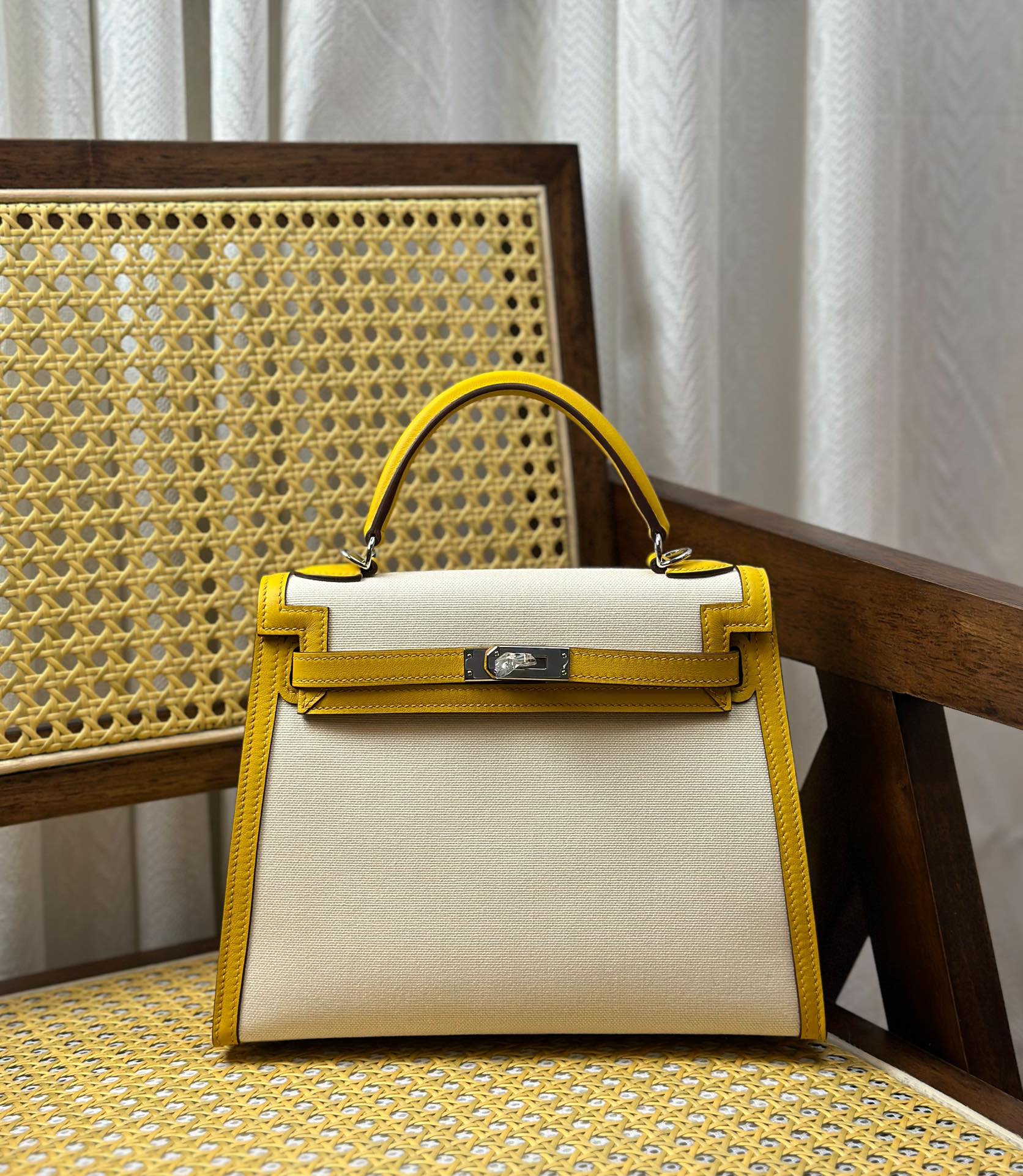 Hermès Kelly 25 cm Amber Yellow Silver Buckle