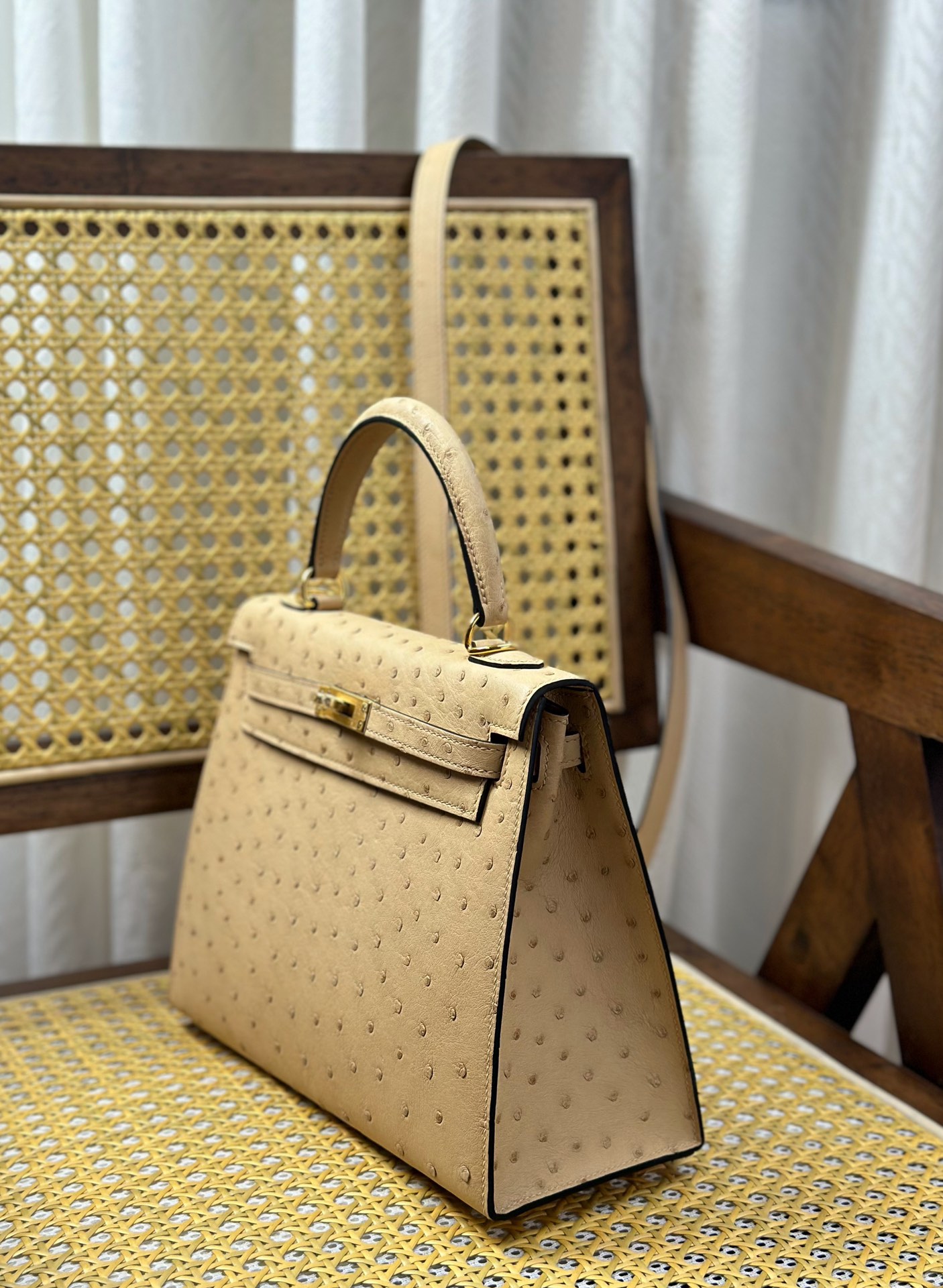 Hermès Kelly25cm/ ostrich skin milk tea color gold buckle