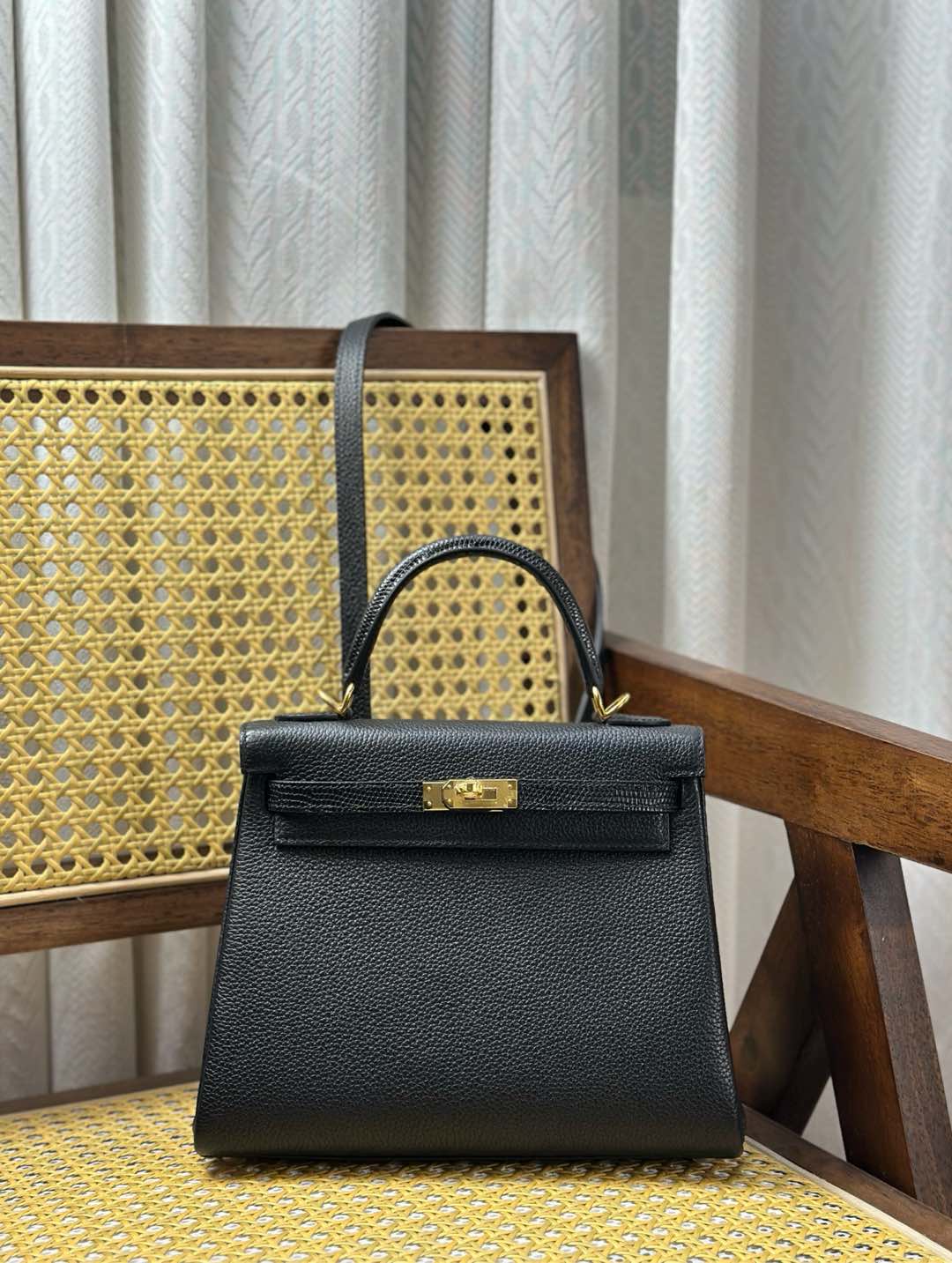 Hermès New product launch 25 high-end atmosphere
