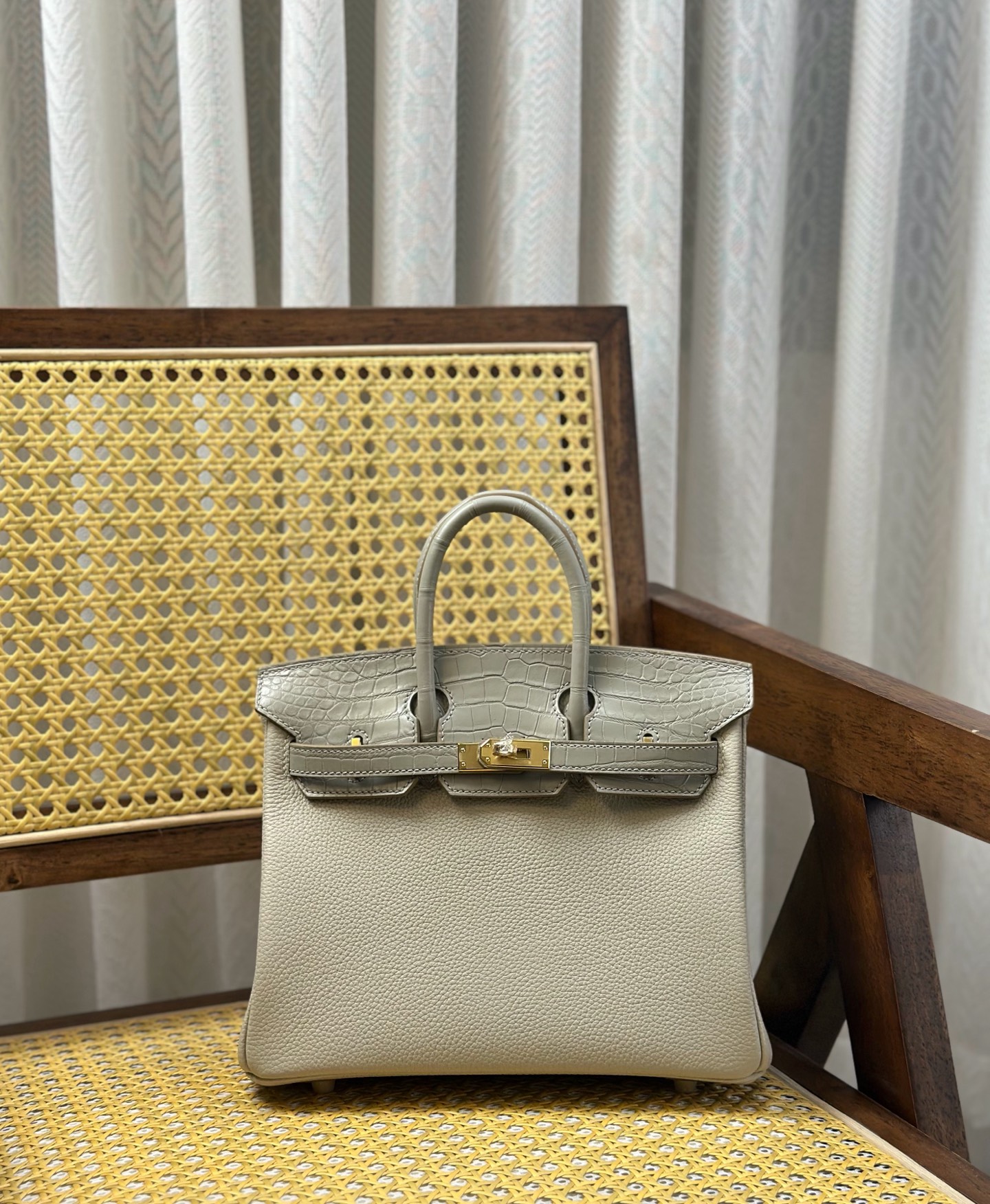 Hermès Rare H home delivery real shot Birkin/25m touch pearl gray and crocodile skin