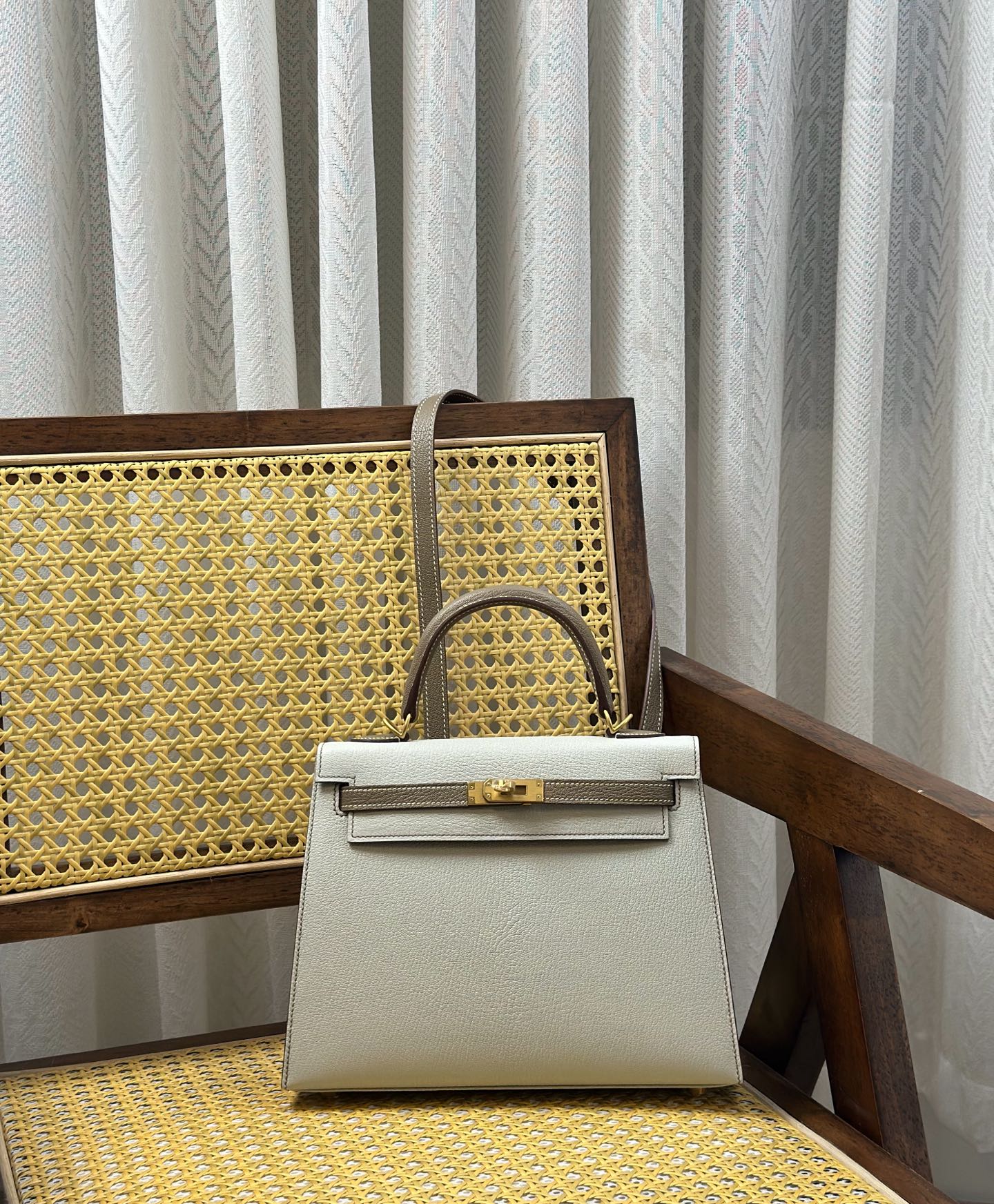 Hermès Rare H family delivery real shot Kelly 25cm Goat leather Pearl gray and elephant gray Brushed gold buckle Advanced fully handmade customiz