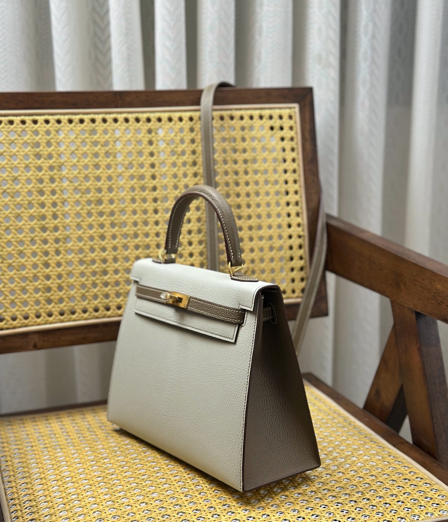 Hermès Rare H family delivery real shot Kelly 25cm Goat leather Pearl gray and elephant gray Brushed gold buckle Advanced fully handmade customiz