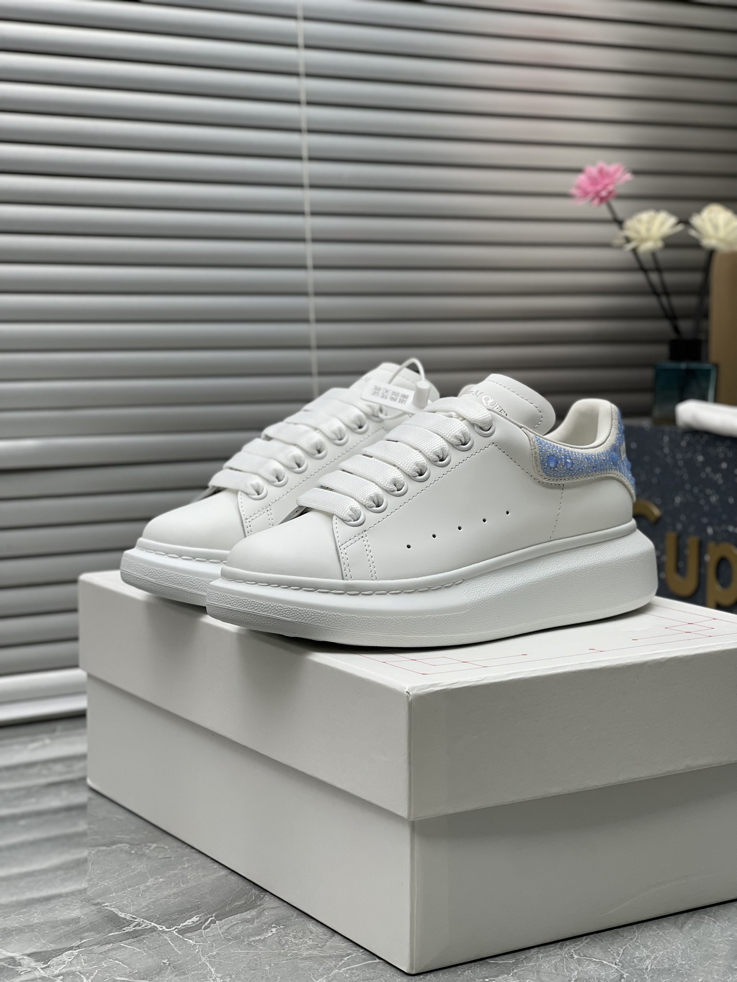 Alexander McQueen Women's Shoes Factory ¥ ( Top version produced in Dongguan ) (Blue diamond tail) Newly upgraded classic McQueen white shoes,