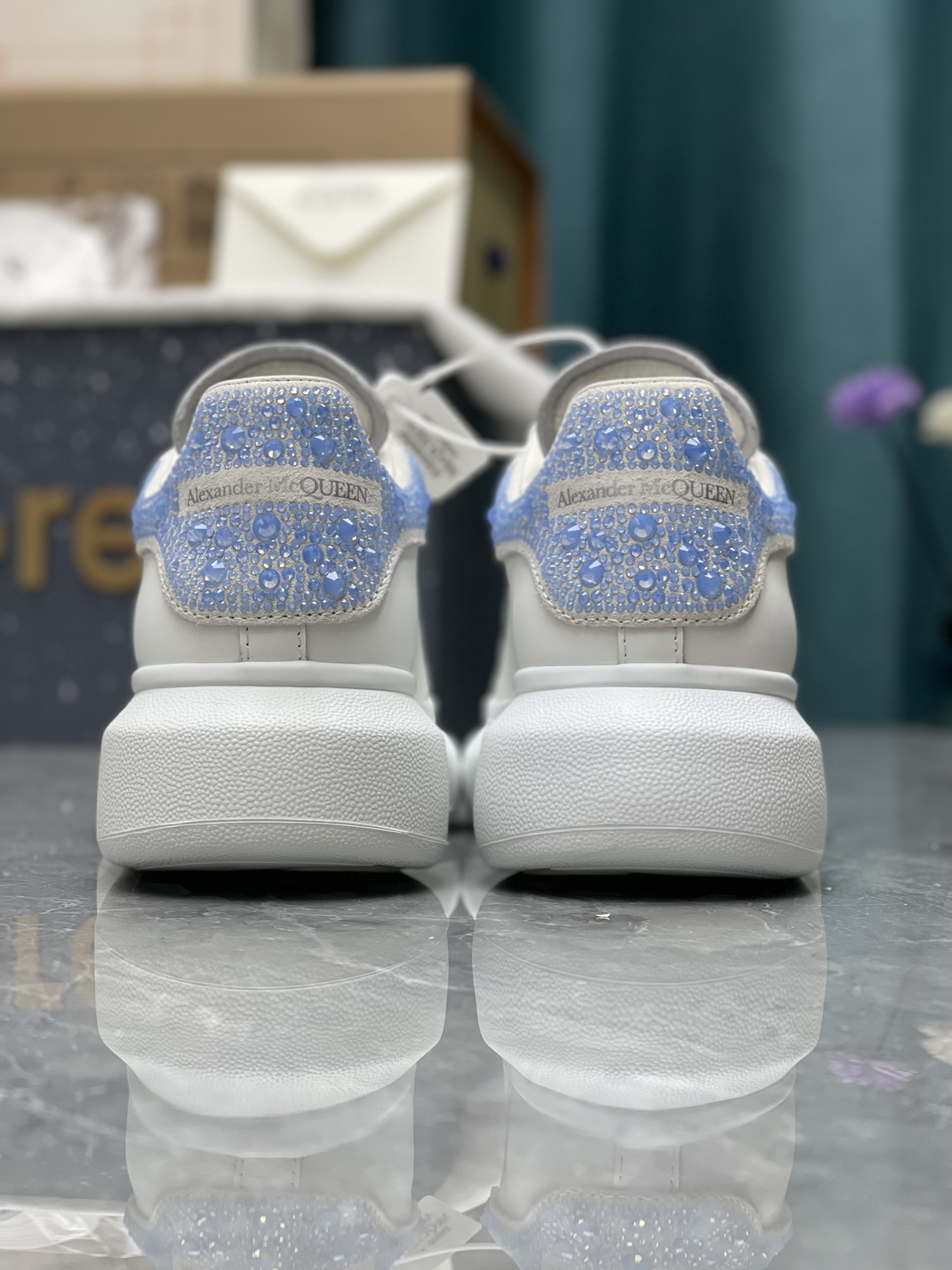 Alexander McQueen Women's Shoes Factory ¥ ( Top version produced in Dongguan ) (Blue diamond tail) Newly upgraded classic McQueen white shoes, — photo 4