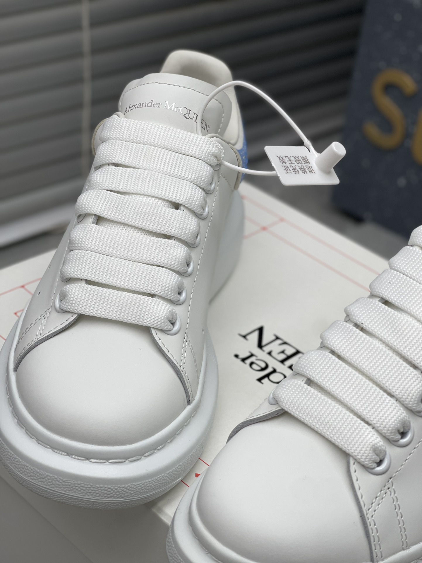 Alexander McQueen Women's Shoes Factory ¥ ( Top version produced in Dongguan ) (Blue diamond tail) Newly upgraded classic McQueen white shoes, — photo 6