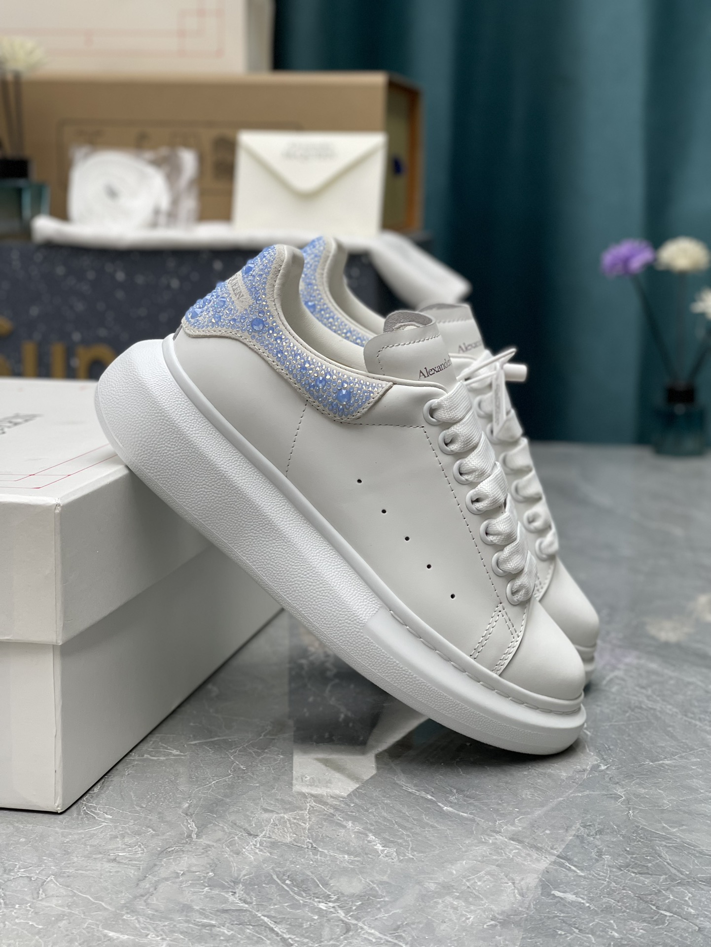 Alexander McQueen Women's Shoes Factory ¥ ( Top version produced in Dongguan ) (Blue diamond tail) Newly upgraded classic McQueen white shoes, — photo 5