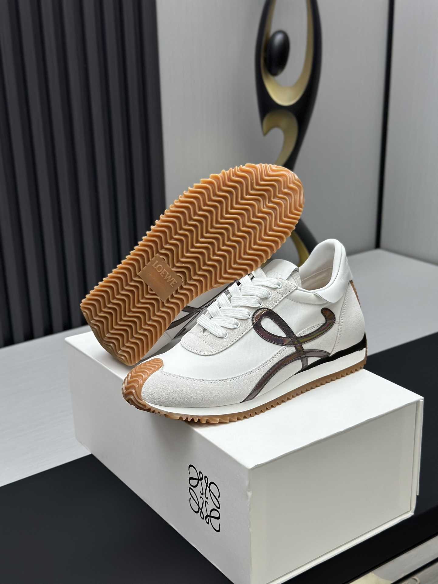 工厂直销💰280高版本👑—-—————LOEWE 罗意威早春新款内增高德训鞋！上脚超级轻便、舒适，6cm 内增高更是小个子的福音！原版1:1顶级复刻！品质欢迎看实物对比🆚！供高端代购首选🟢鞋面精选原版进口牛皮拼接客供织布，原版进口水染羊皮内里➕牛皮垫脚，按原版开模耐磨防滑大底，码数35-45🔺配置原版包