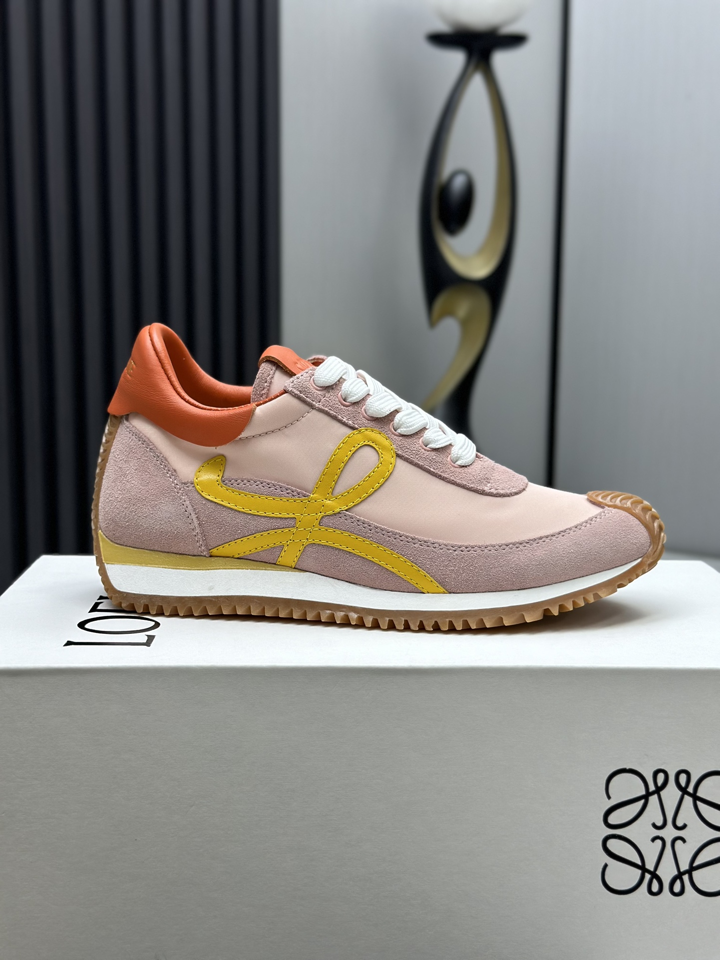 工厂直销💰280高版本👑—-—————LOEWE 罗意威早春新款内增高德训鞋！上脚超级轻便、舒适，6cm 内增高更是小个子的福音！原版1:1顶级复刻！品质欢迎看实物对比🆚！供高端代购首选🟢鞋面精选原版进口牛皮拼接客供织布，原版进口水染羊皮内里➕牛皮垫脚，按原版开模耐磨防滑大底，码数35-45🔺配置原版包