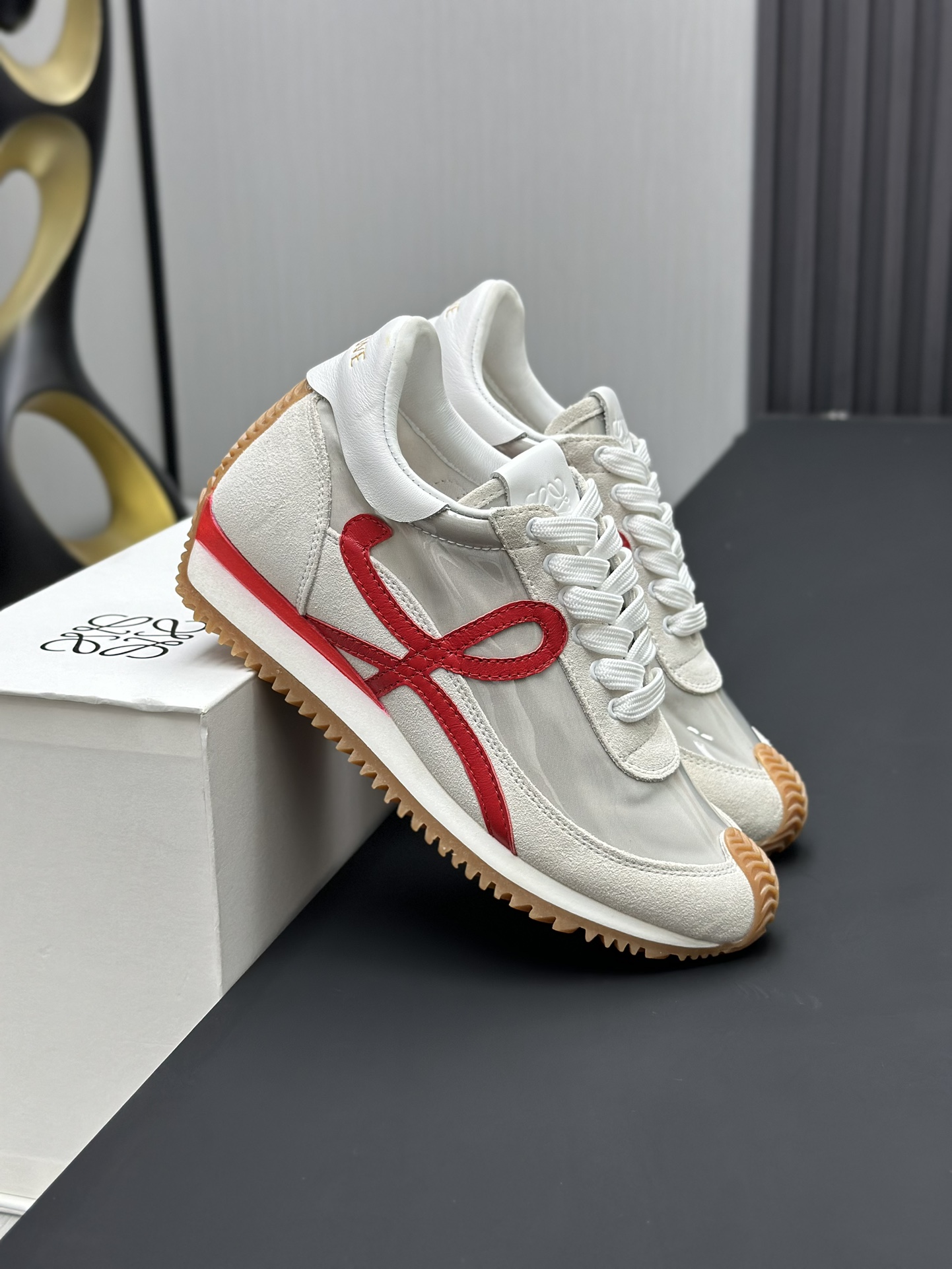 工厂直销💰280高版本👑—-—————LOEWE 罗意威早春新款内增高德训鞋！上脚超级轻便、舒适，6cm 内增高更是小个子的福音！原版1:1顶级复刻！品质欢迎看实物对比🆚！供高端代购首选🟢鞋面精选原版进口牛皮拼接客供织布，原版进口水染羊皮内里➕牛皮垫脚，按原版开模耐磨防滑大底，码数35-45🔺配置原版包