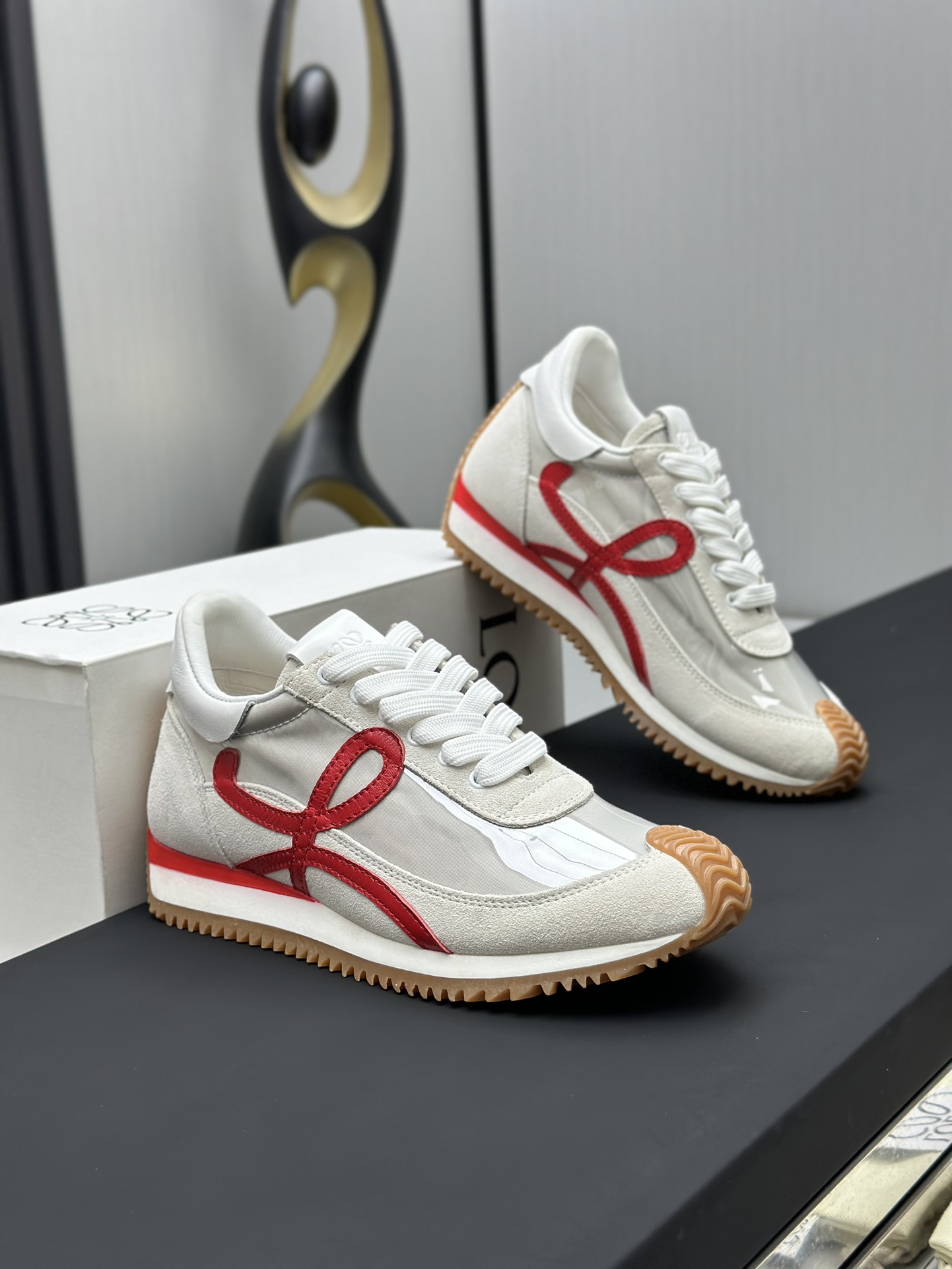 工厂直销💰280高版本👑—-—————LOEWE 罗意威早春新款内增高德训鞋！上脚超级轻便、舒适，6cm 内增高更是小个子的福音！原版1:1顶级复刻！品质欢迎看实物对比🆚！供高端代购首选🟢鞋面精选原版进口牛皮拼接客供织布，原版进口水染羊皮内里➕牛皮垫脚，按原版开模耐磨防滑大底，码数35-45🔺配置原版包