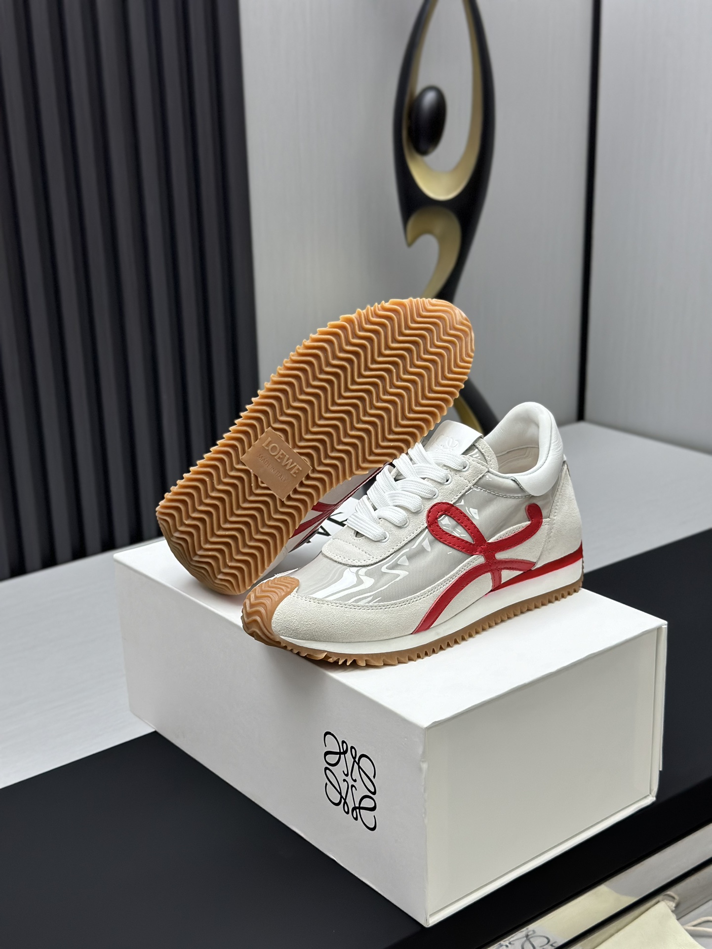 工厂直销💰280高版本👑—-—————LOEWE 罗意威早春新款内增高德训鞋！上脚超级轻便、舒适，6cm 内增高更是小个子的福音！原版1:1顶级复刻！品质欢迎看实物对比🆚！供高端代购首选🟢鞋面精选原版进口牛皮拼接客供织布，原版进口水染羊皮内里➕牛皮垫脚，按原版开模耐磨防滑大底，码数35-45🔺配置原版包