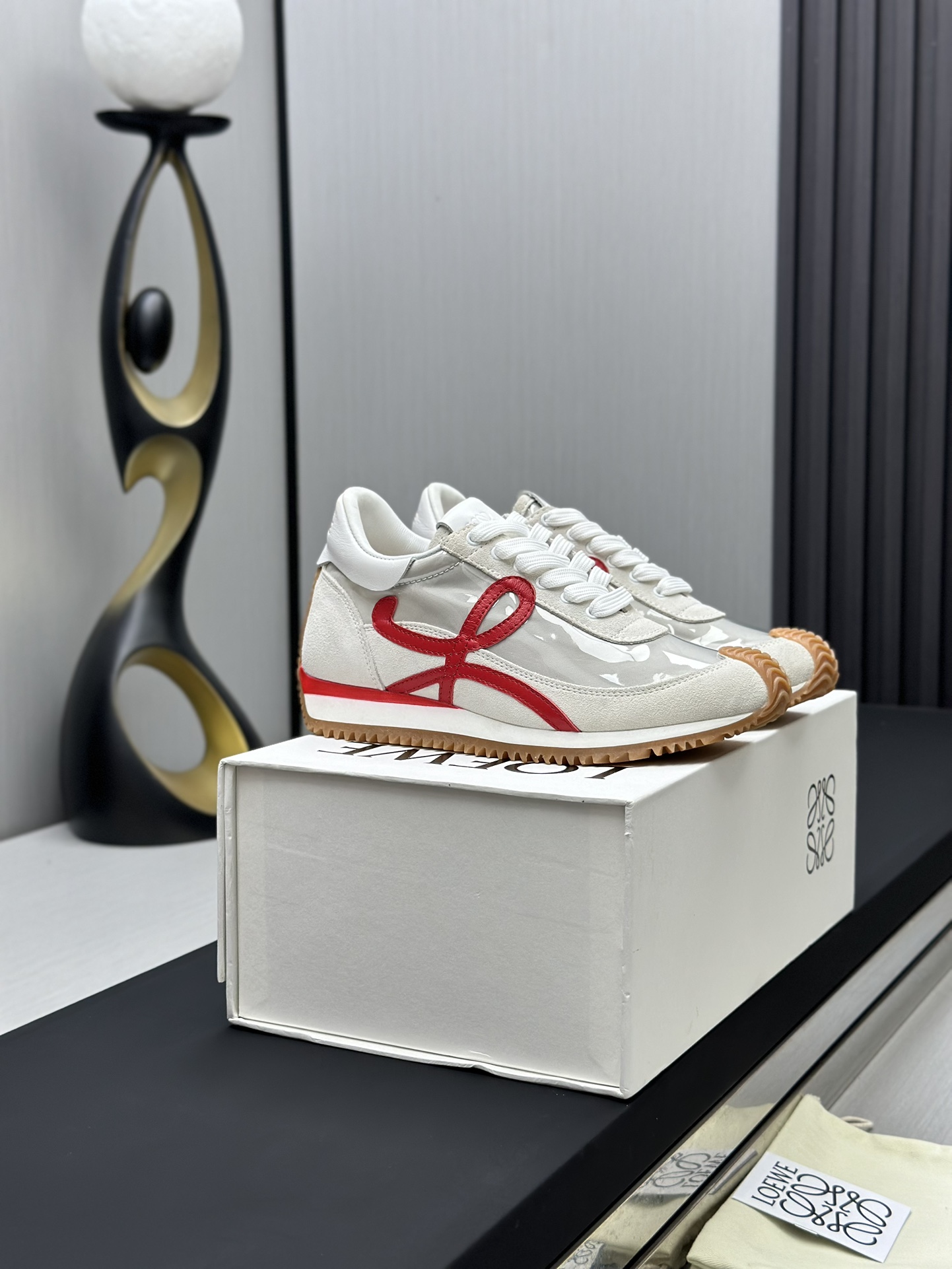 工厂直销💰280高版本👑—-—————LOEWE 罗意威早春新款内增高德训鞋！上脚超级轻便、舒适，6cm 内增高更是小个子的福音！原版1:1顶级复刻！品质欢迎看实物对比🆚！供高端代购首选🟢鞋面精选原版进口牛皮拼接客供织布，原版进口水染羊皮内里➕牛皮垫脚，按原版开模耐磨防滑大底，码数35-45🔺配置原版包