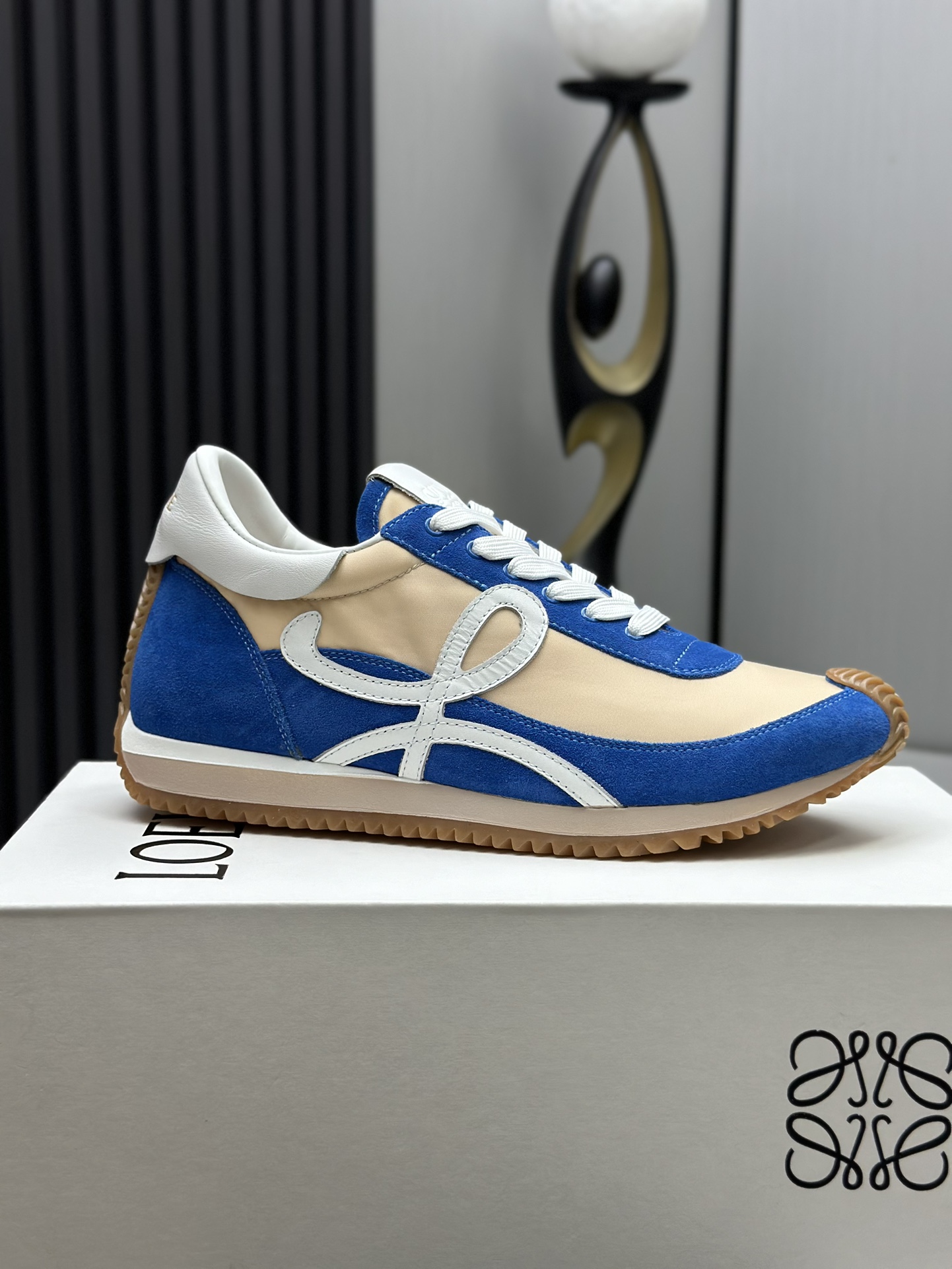 工厂直销💰280高版本👑—-—————LOEWE 罗意威早春新款内增高德训鞋！上脚超级轻便、舒适，6cm 内增高更是小个子的福音！原版1:1顶级复刻！品质欢迎看实物对比🆚！供高端代购首选🟢鞋面精选原版进口牛皮拼接客供织布，原版进口水染羊皮内里➕牛皮垫脚，按原版开模耐磨防滑大底，码数35-45🔺配置原版包