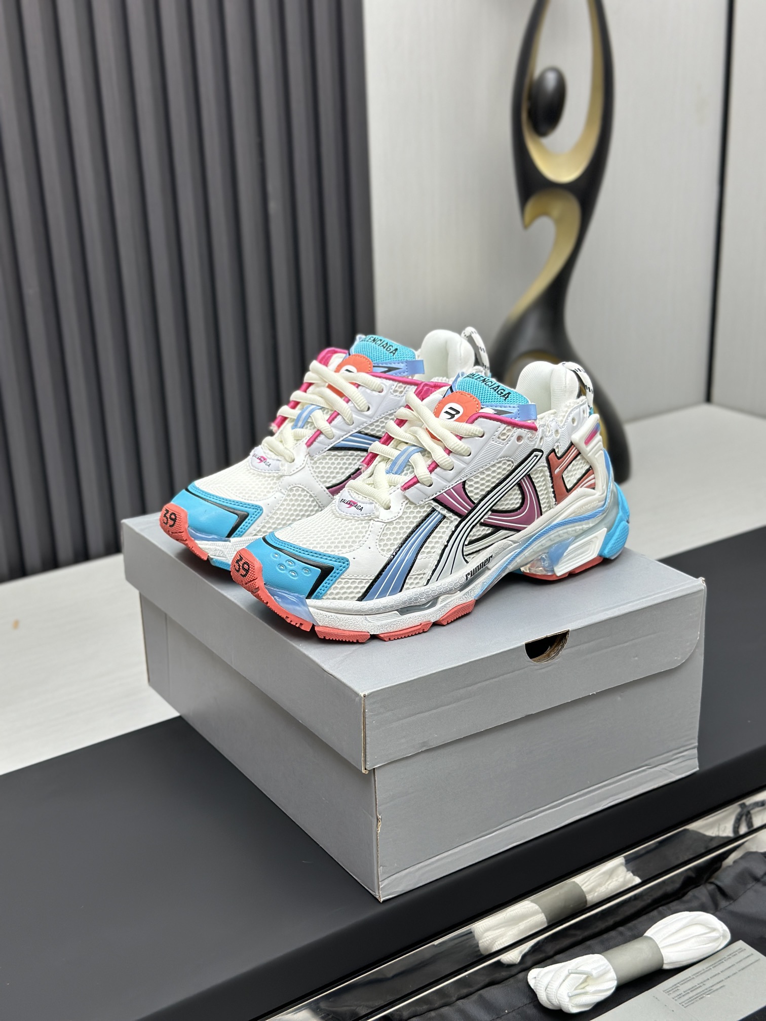 Información de 7.5ª generación: El nuevo BALENCIAGA-Runner muestra el estilo de las zapatillas del diseñador …