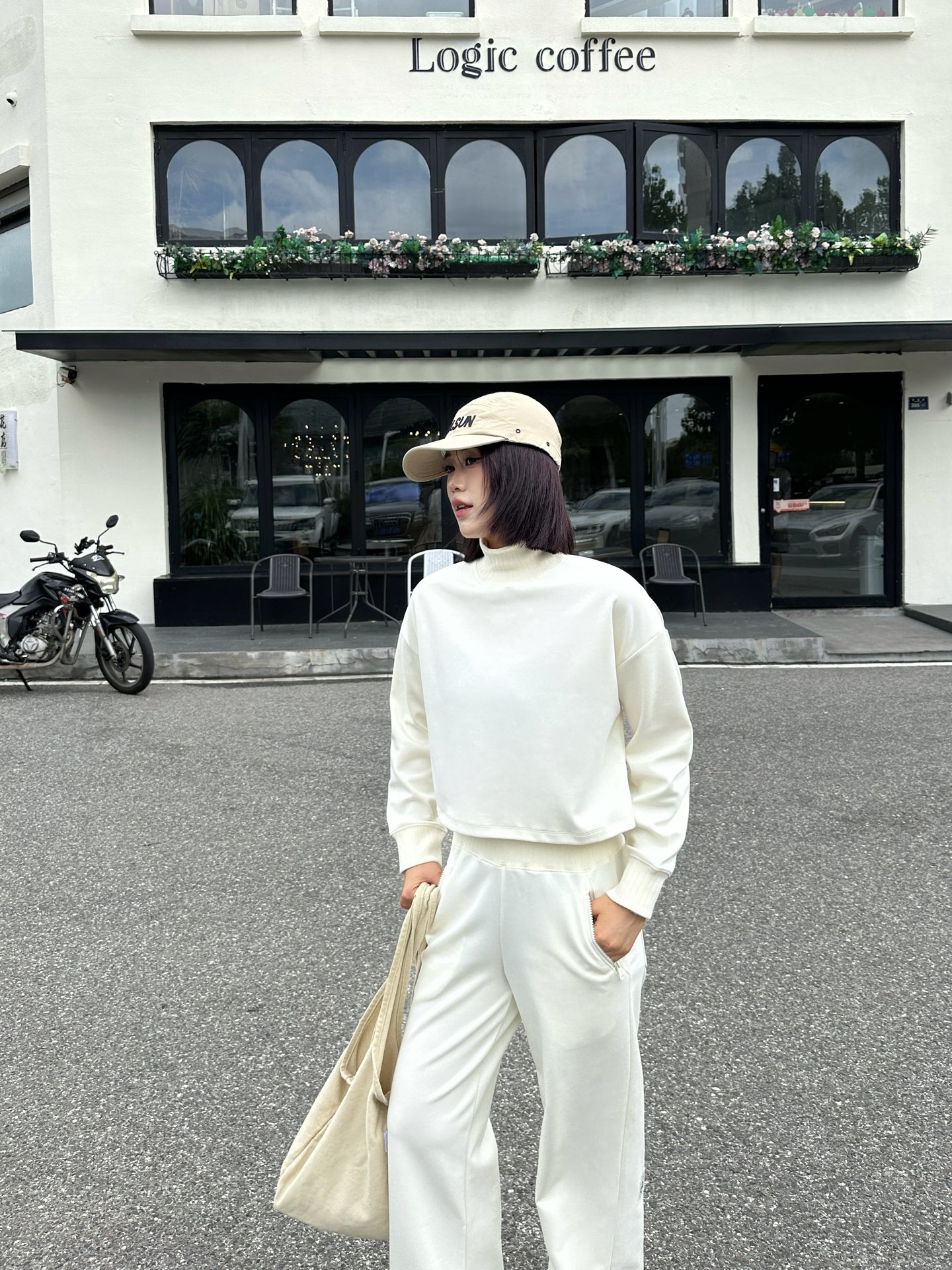 Alo long sleeve lounge ivory yoga