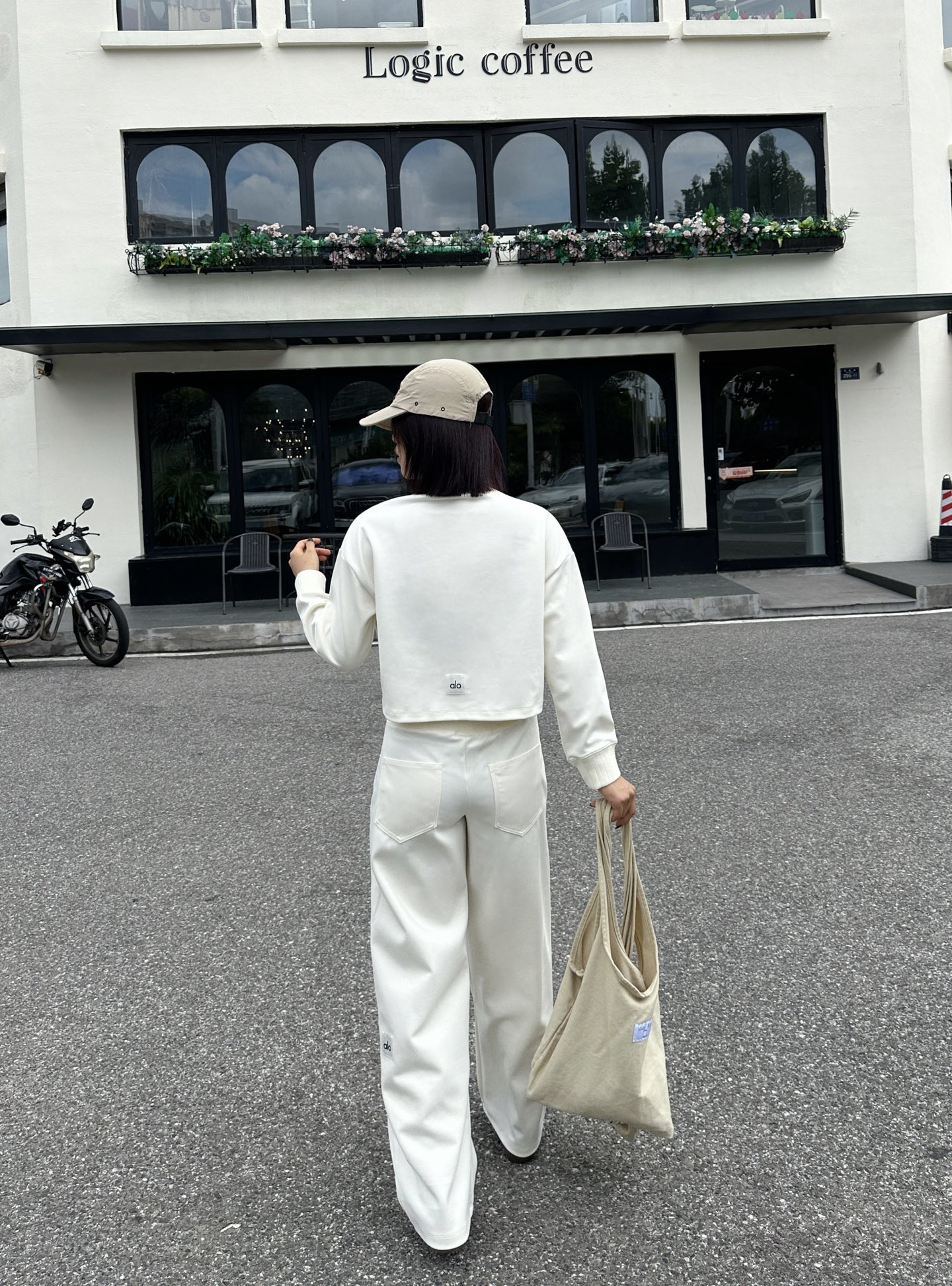 Alo long sleeve lounge ivory yoga