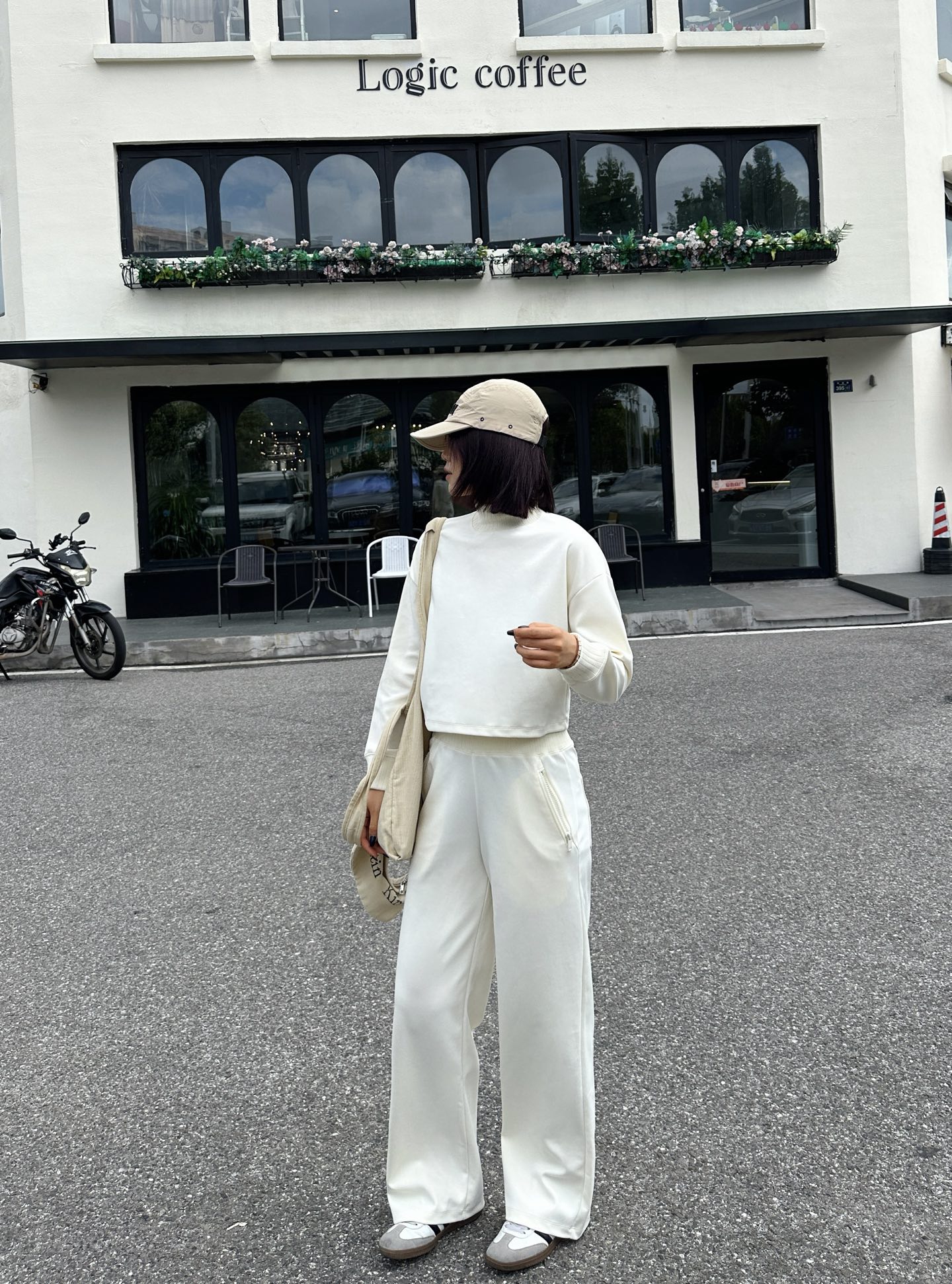 Alo long sleeve lounge ivory yoga