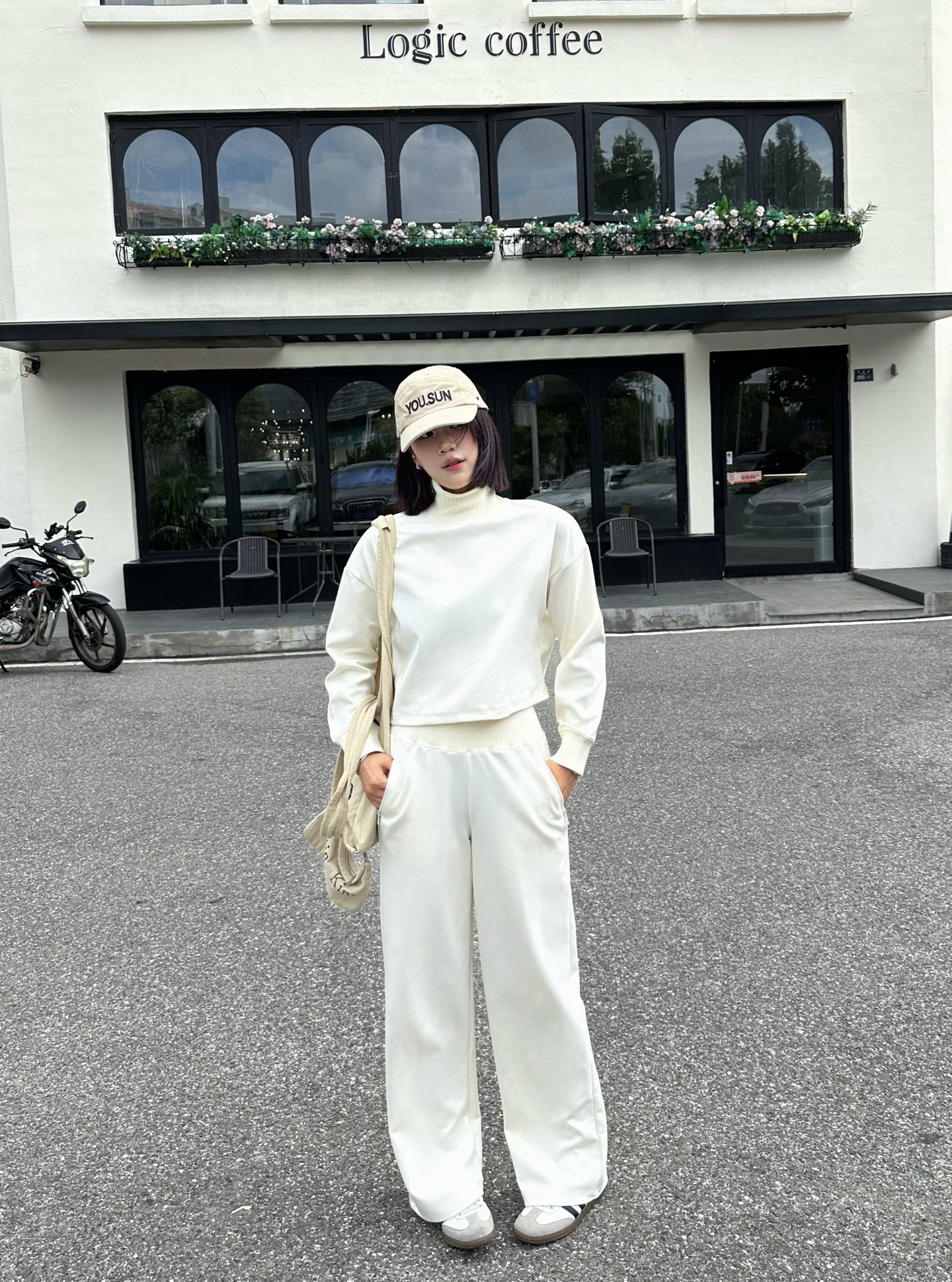 Alo long sleeve lounge ivory yoga