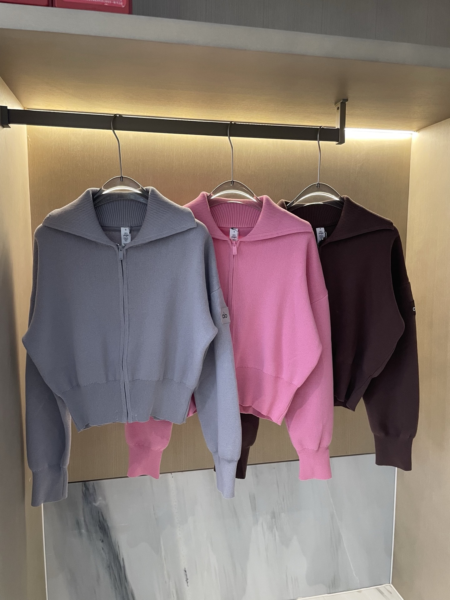Alo Long sleeve autumn and winter New lapel sweater cardigan multi-color casual and simple V-neck knitted cardigan versatile sweater jacket with high-end temperament yoga