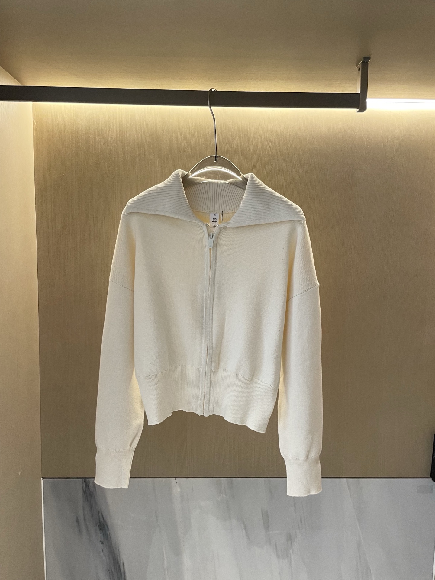 Alo Long sleeve autumn and winter New lapel sweater cardigan multi-color casual and simple V-neck knitted cardigan versatile sweater jacket with high-end temperament yoga