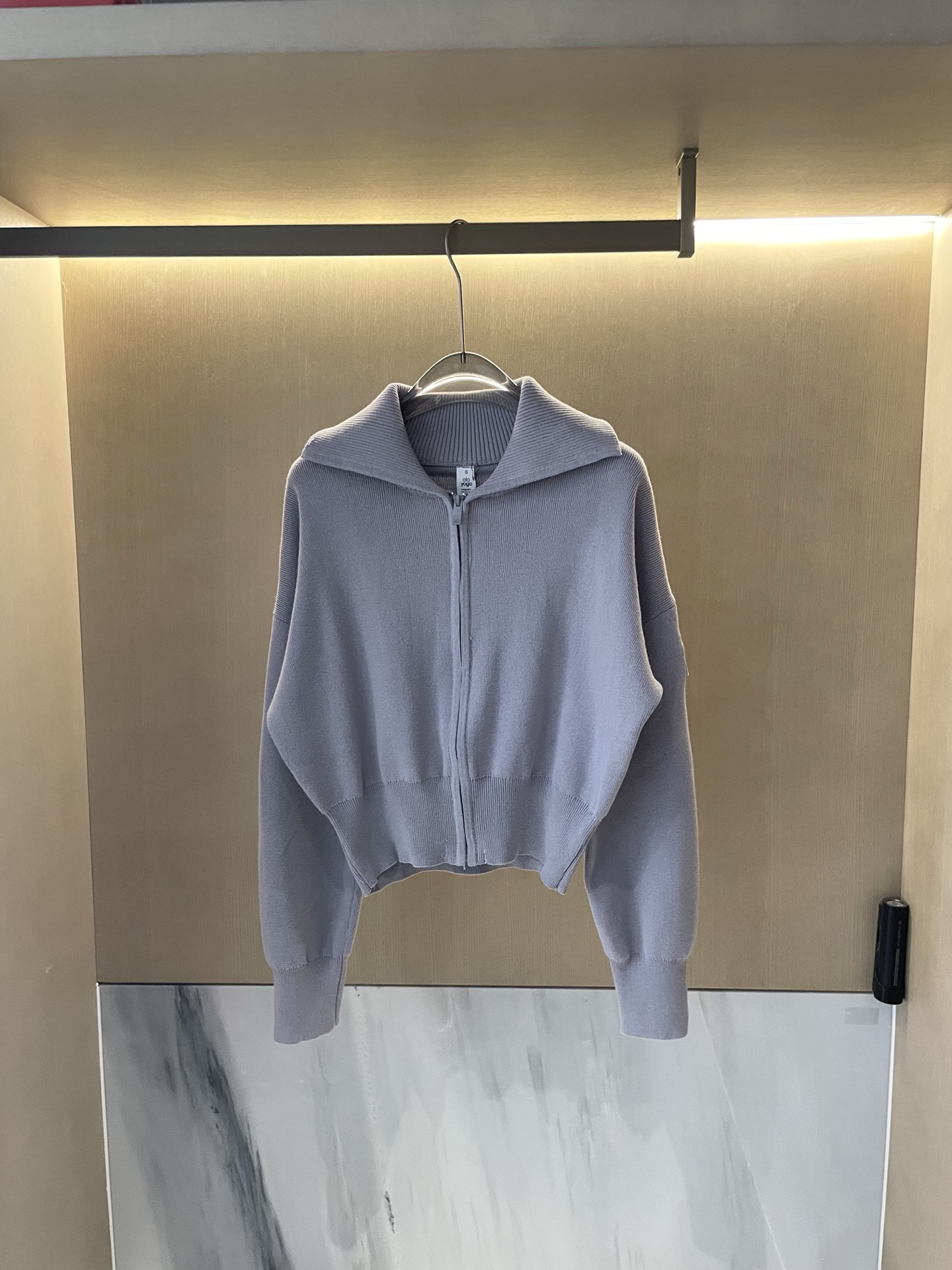 Alo Long sleeve autumn and winter New lapel sweater cardigan multi-color casual and simple V-neck knitted cardigan versatile sweater jacket with high-end temperament yoga