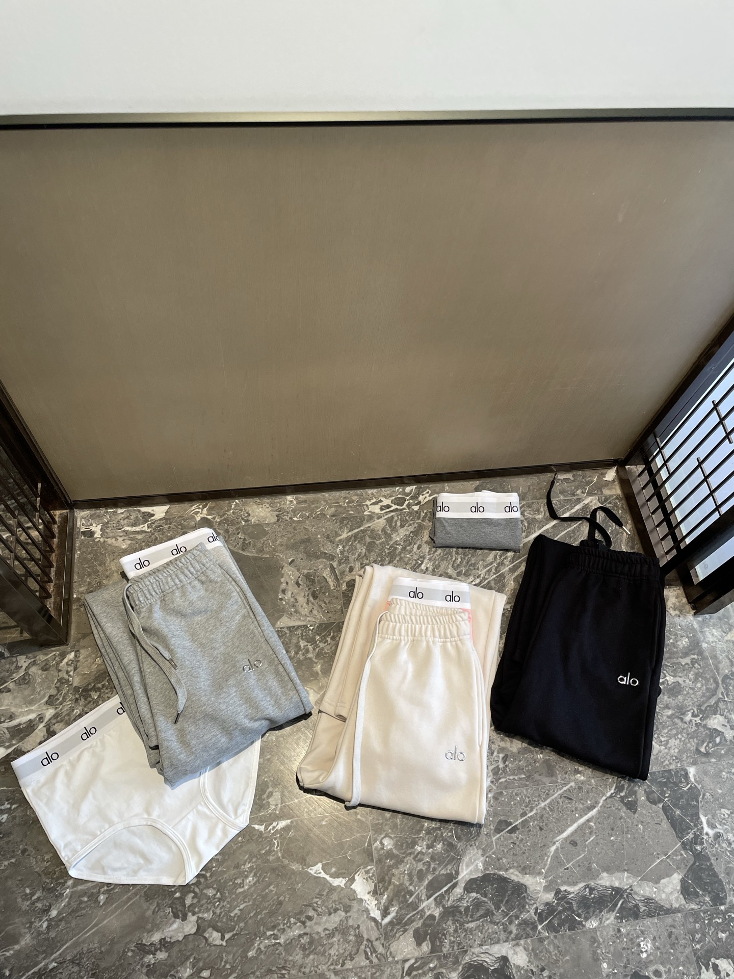 Alo accessories Paired with our suit I can only say it is the best combination yoga