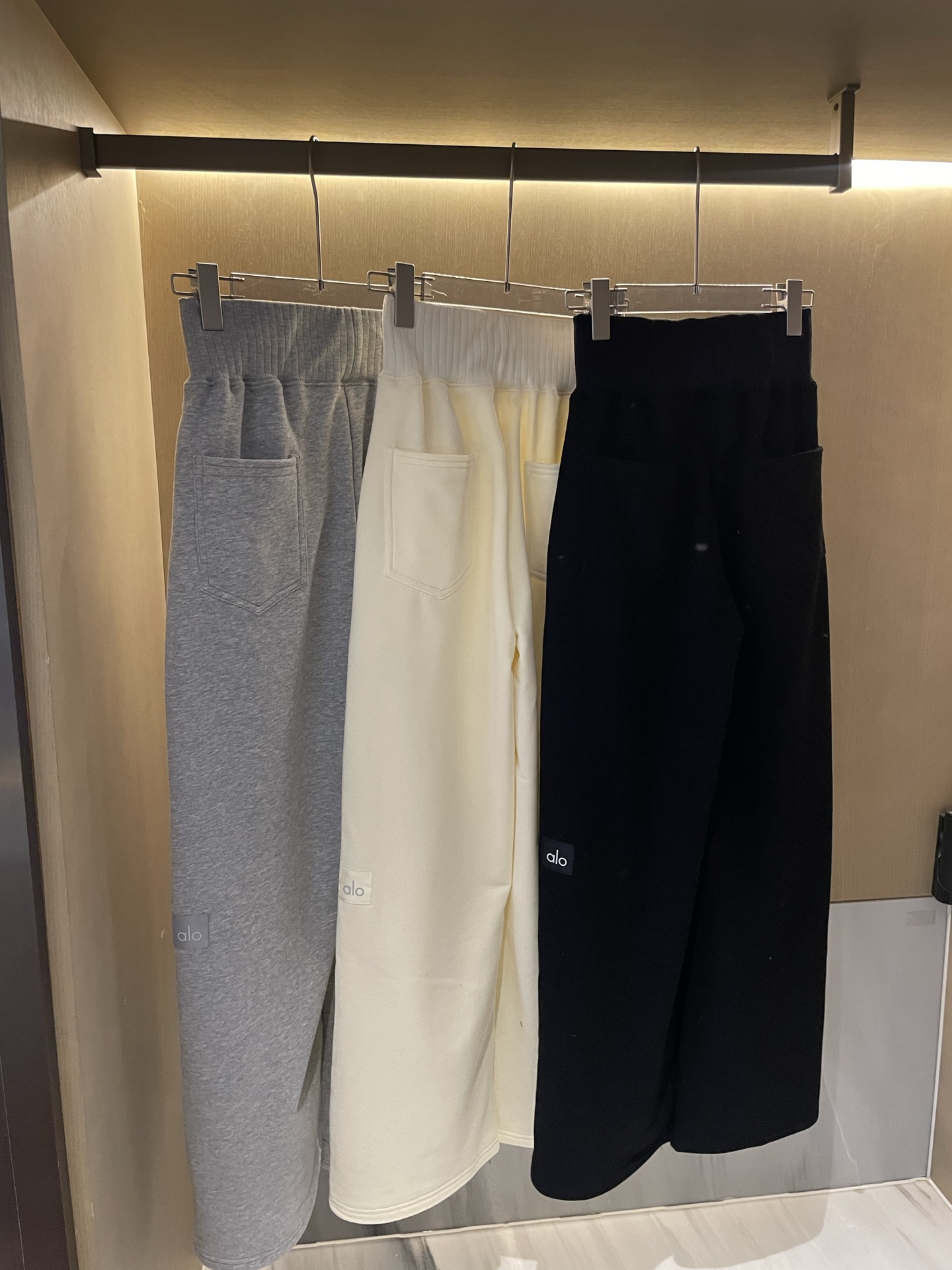 Alo Accolade men s bottoms lounge heather gray yoga
