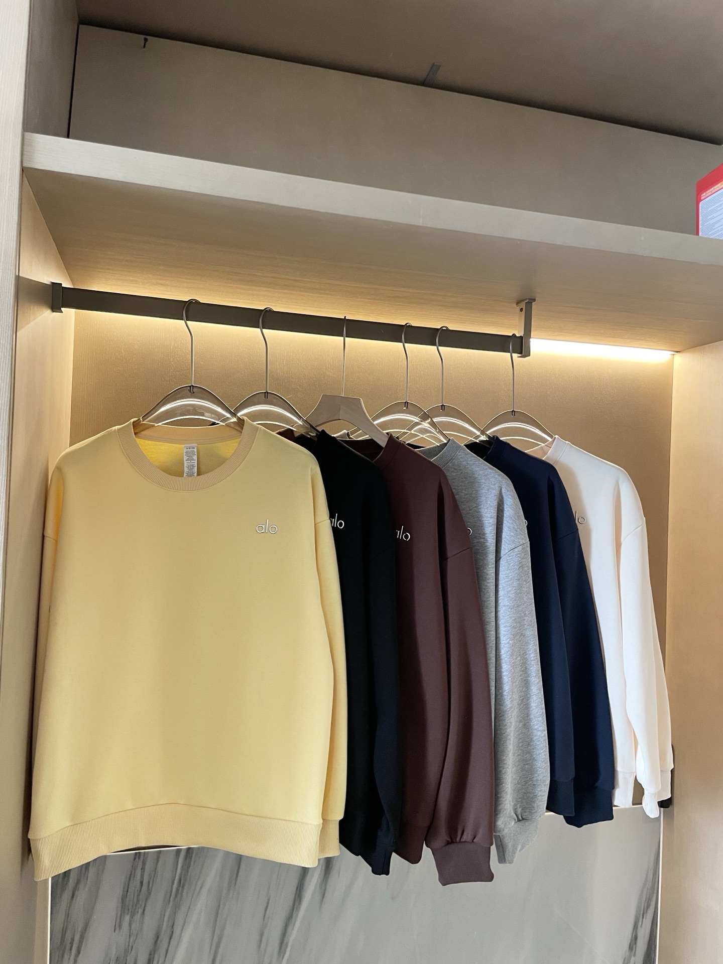 Alo Long sleeve The fit is just right yoga