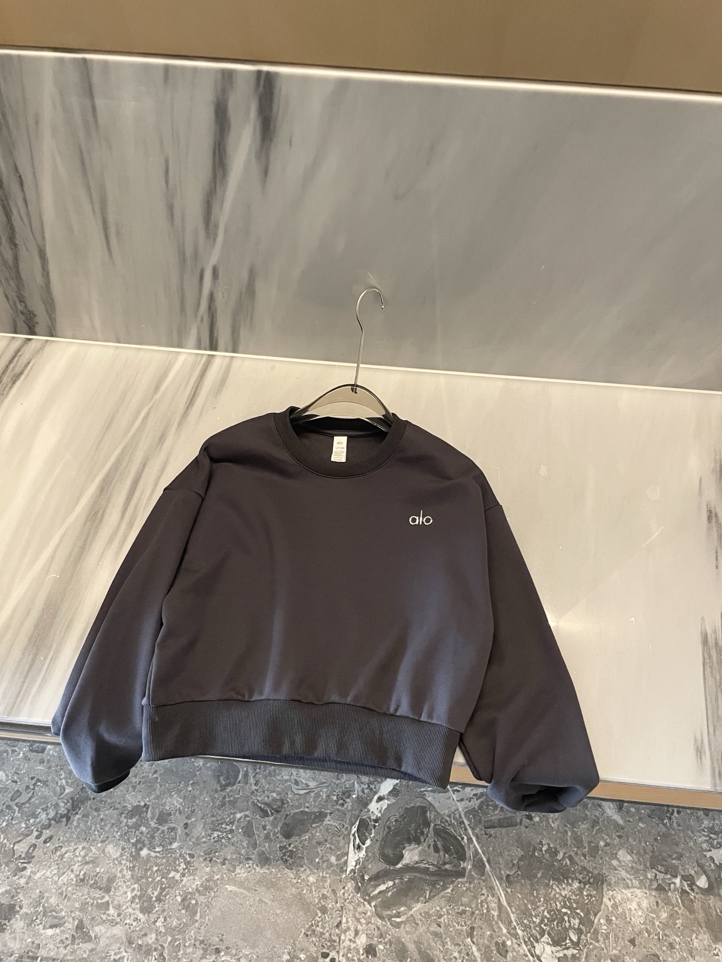 Alo Long sleeve alo yoga