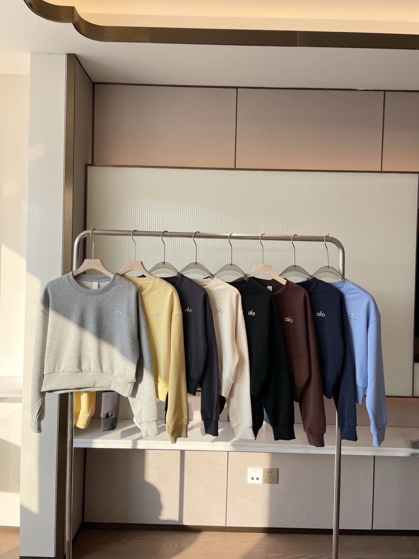 Alo Long sleeve alo yoga