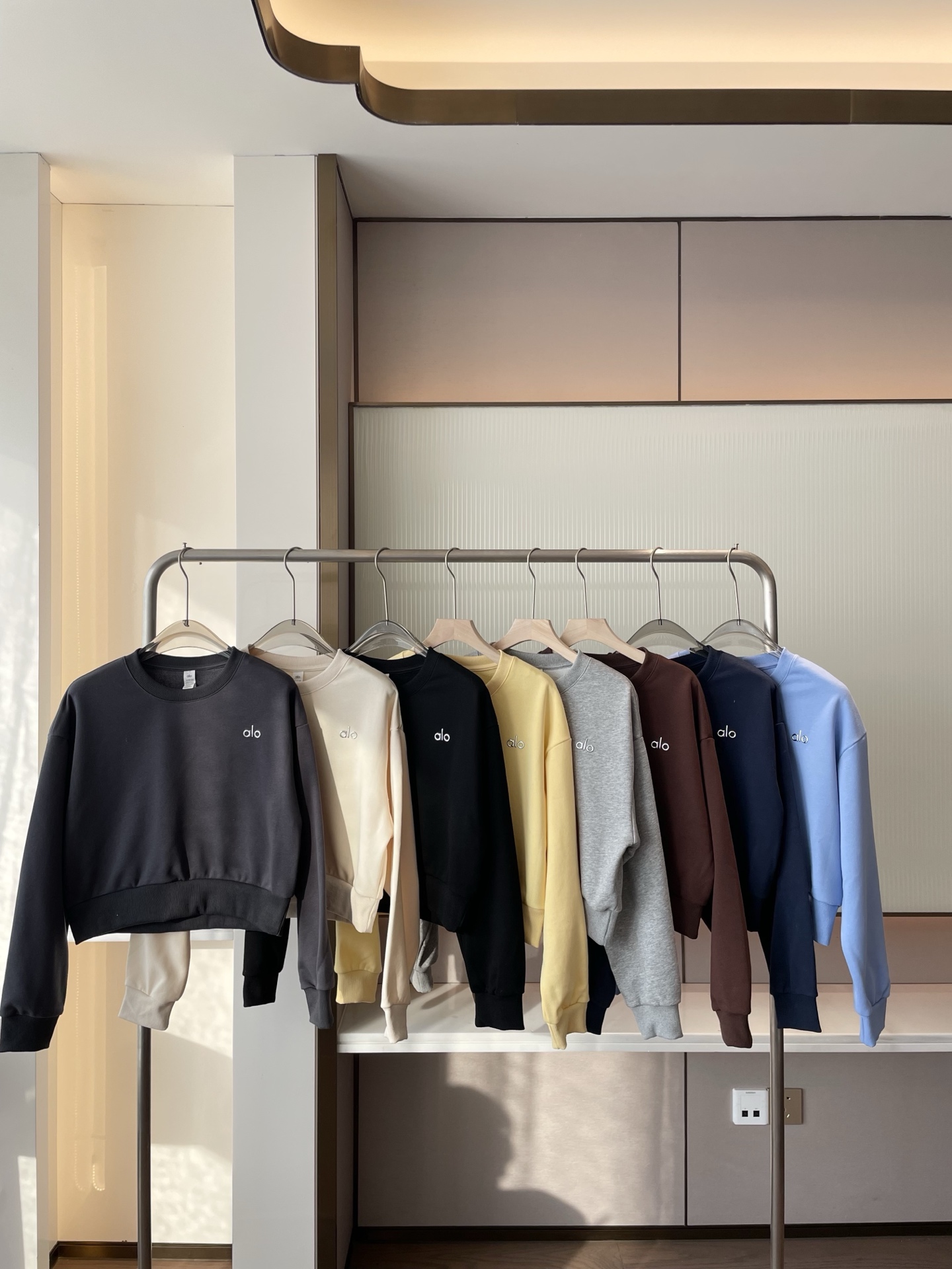 Alo Long sleeve alo yoga