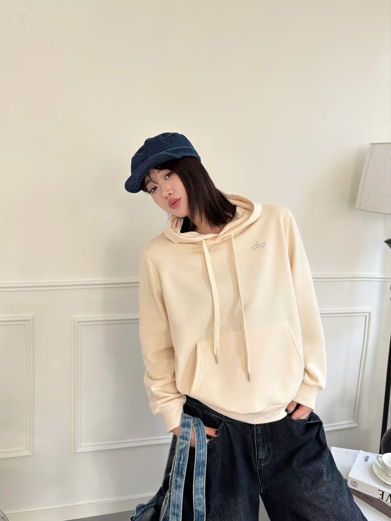 Alo hoodie lounge cream yoga