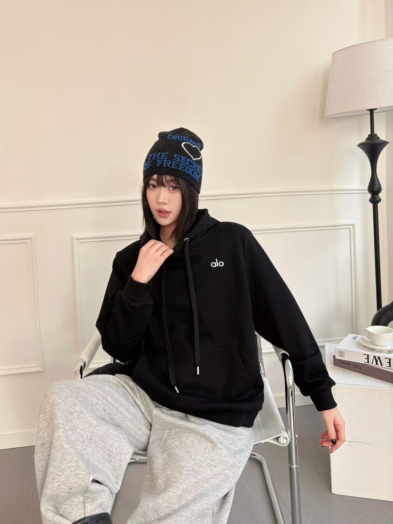 Alo Accolade jacket lounge black yoga